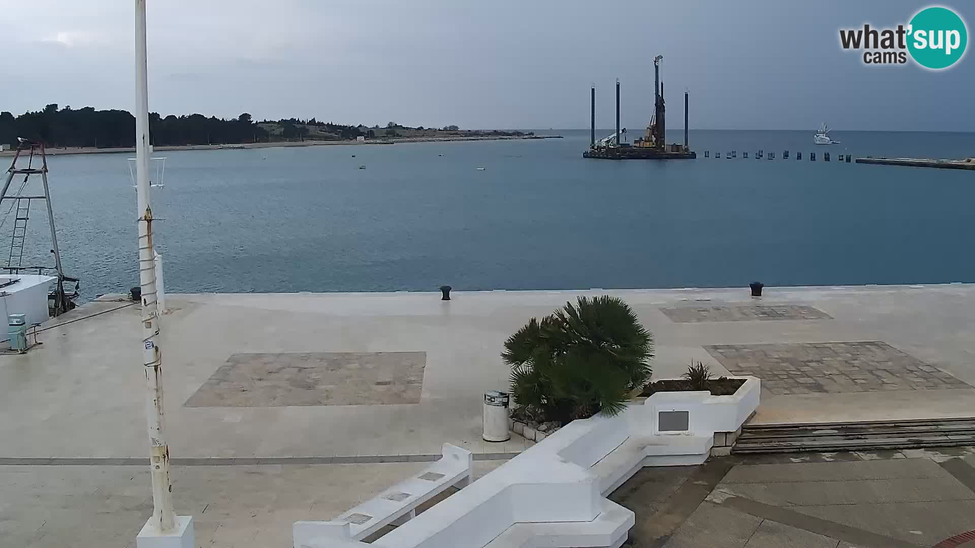 Webcam Novalja seaside promenade