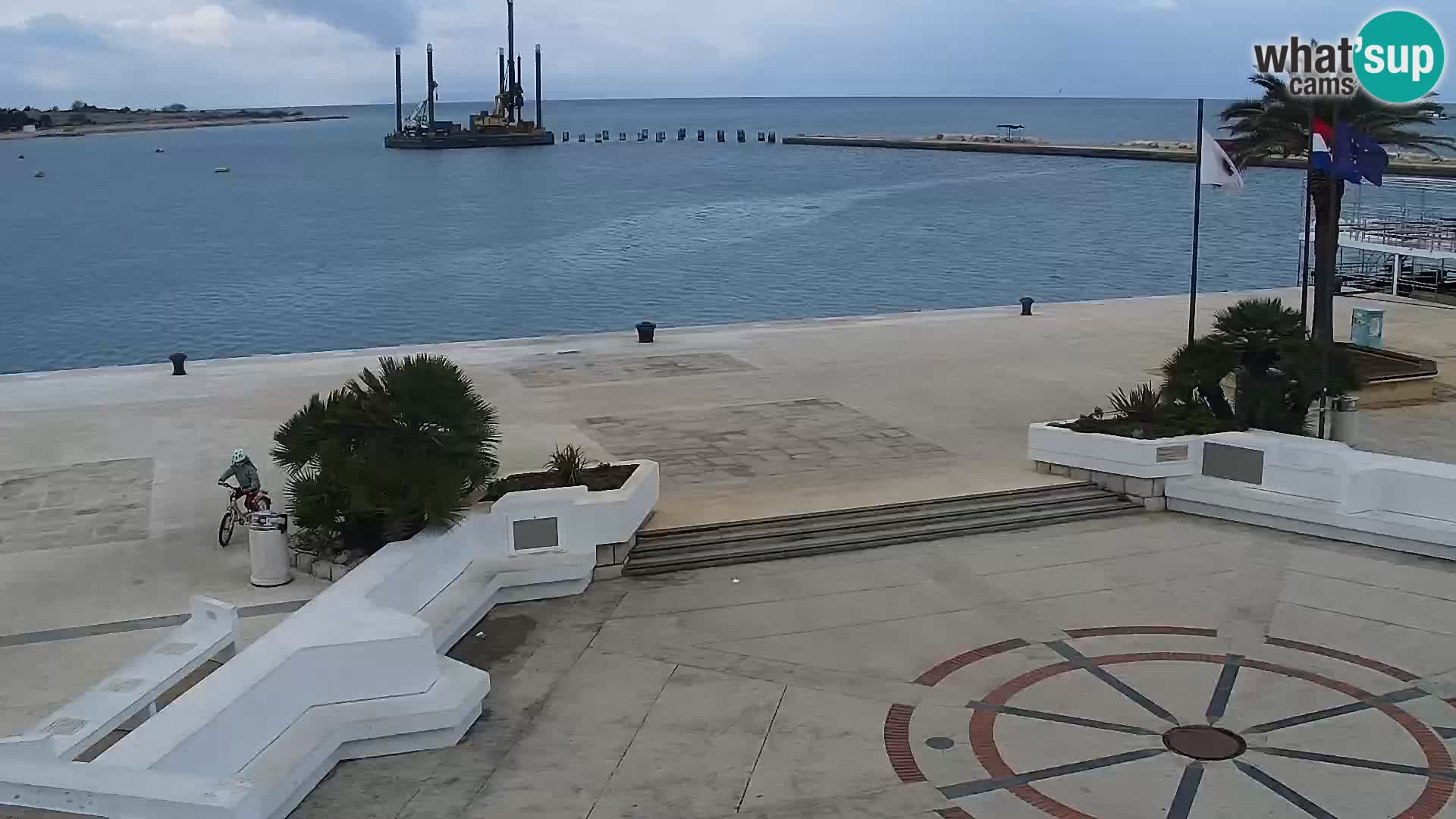 Novalja spletna kamera promenada