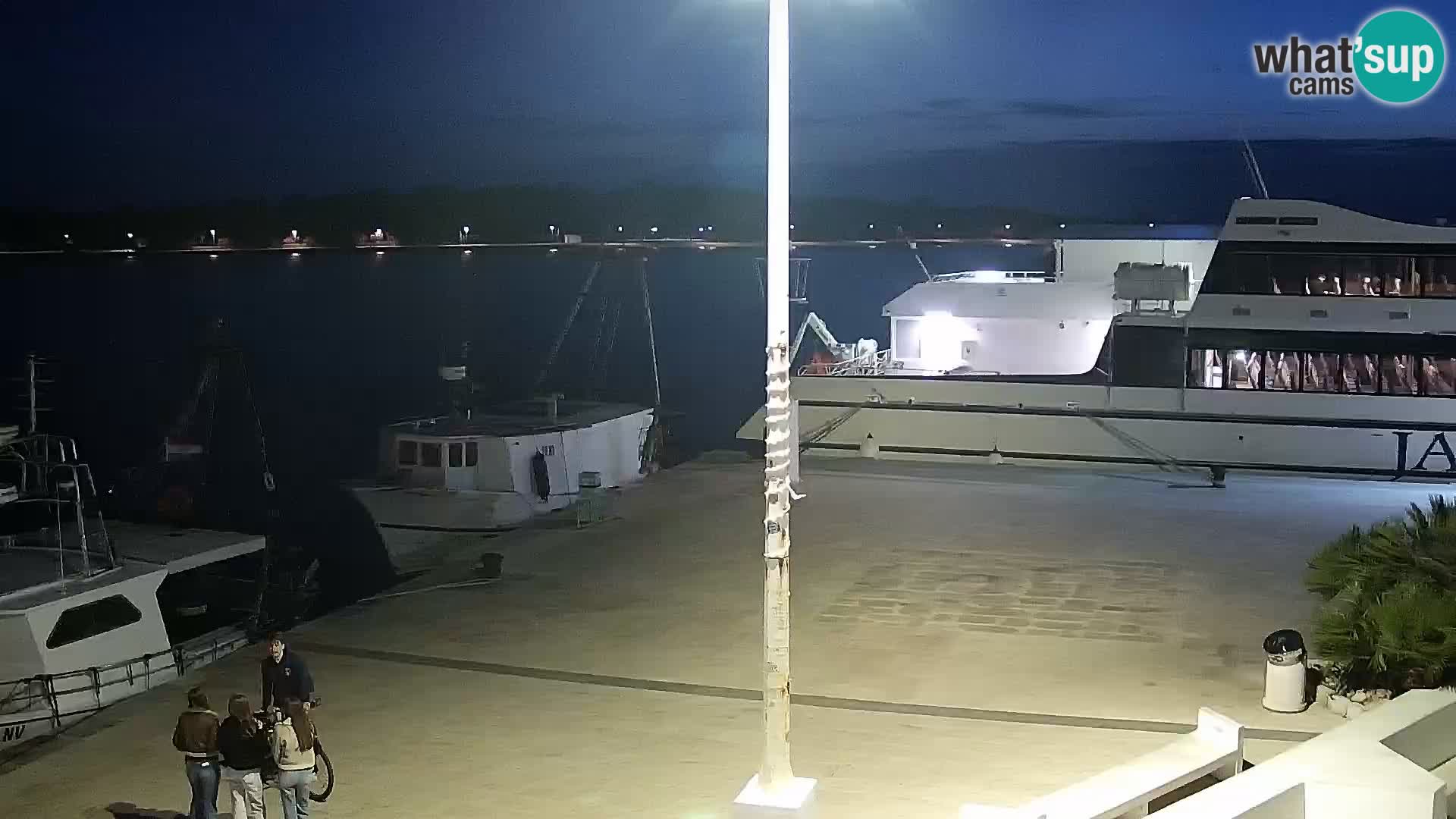 Novalja spletna kamera promenada