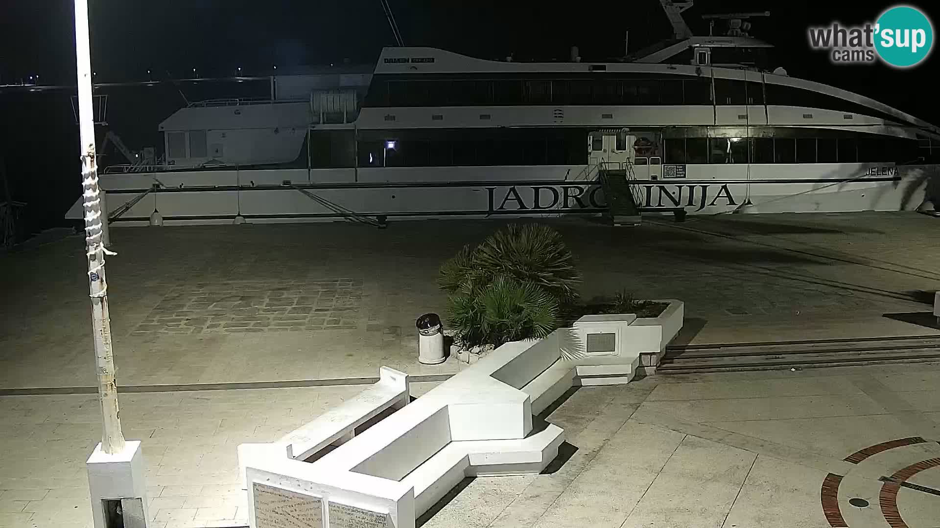 Novalja spletna kamera promenada