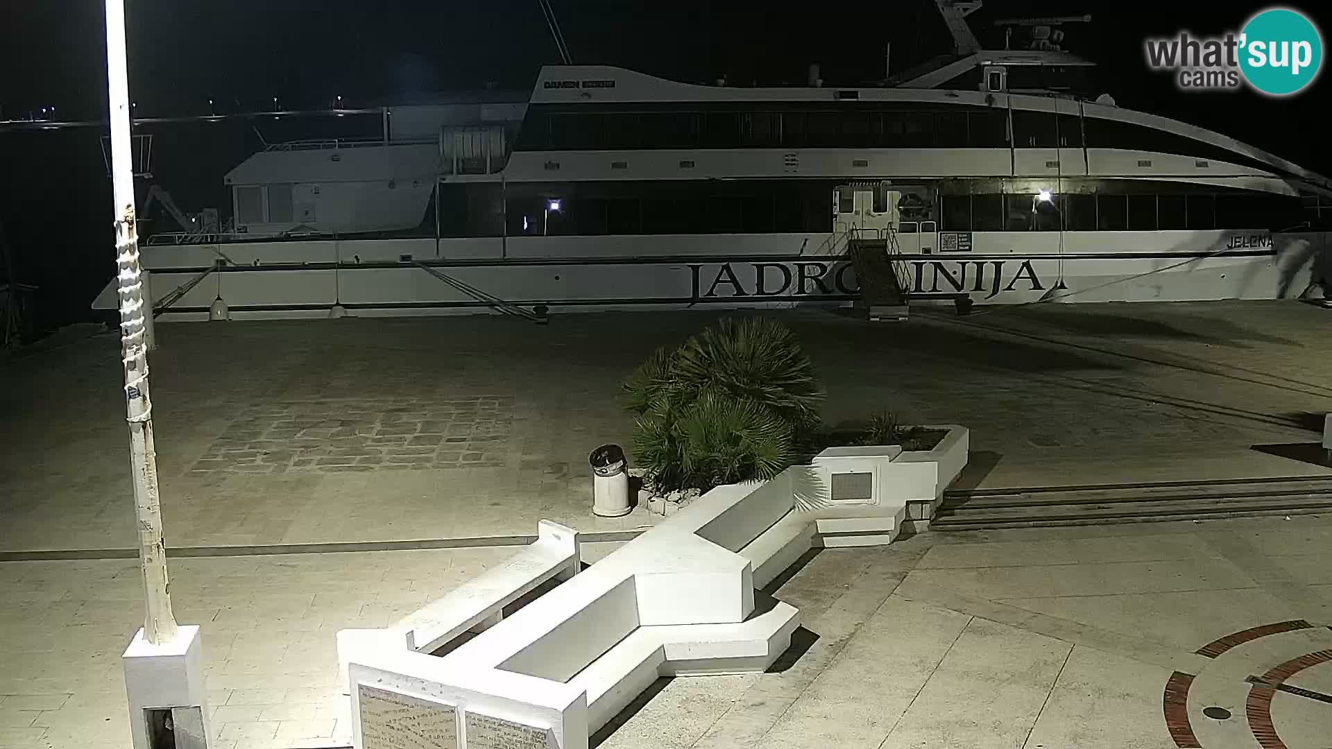 Novalja spletna kamera promenada