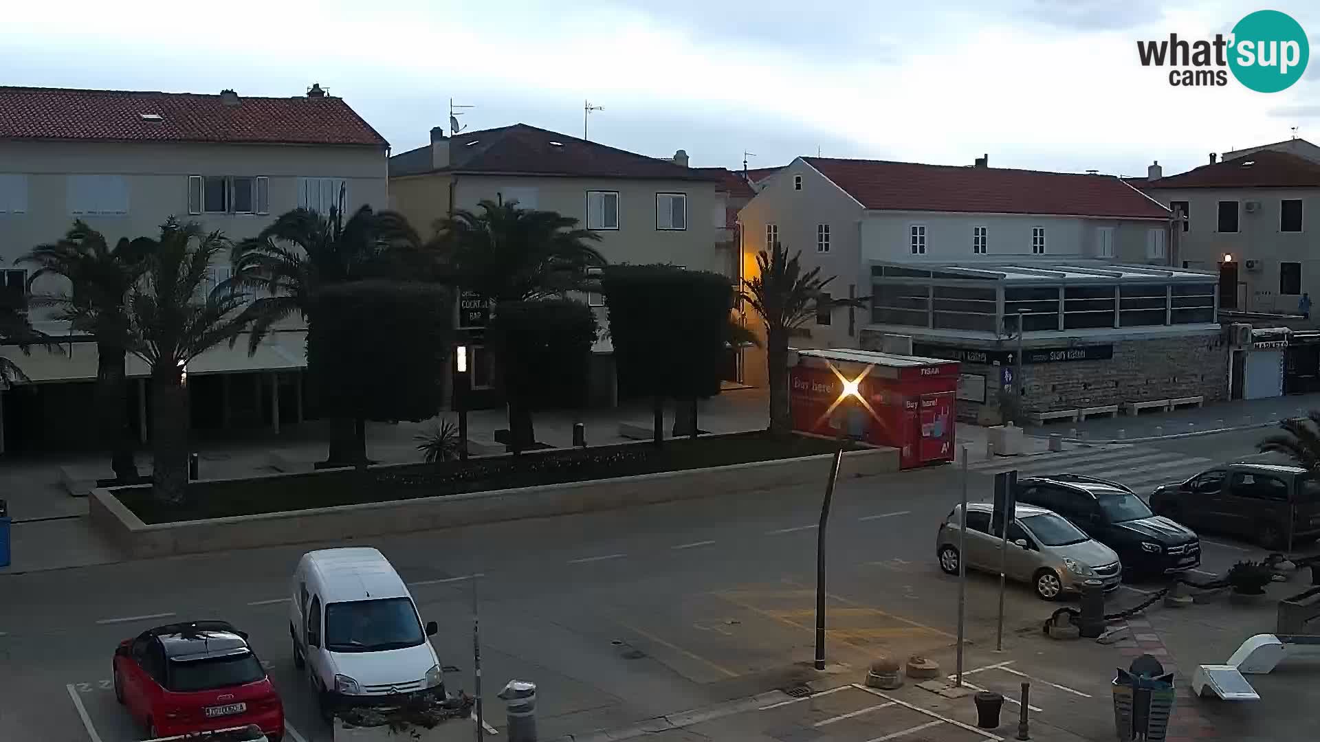 Web kamera Novalja promenada