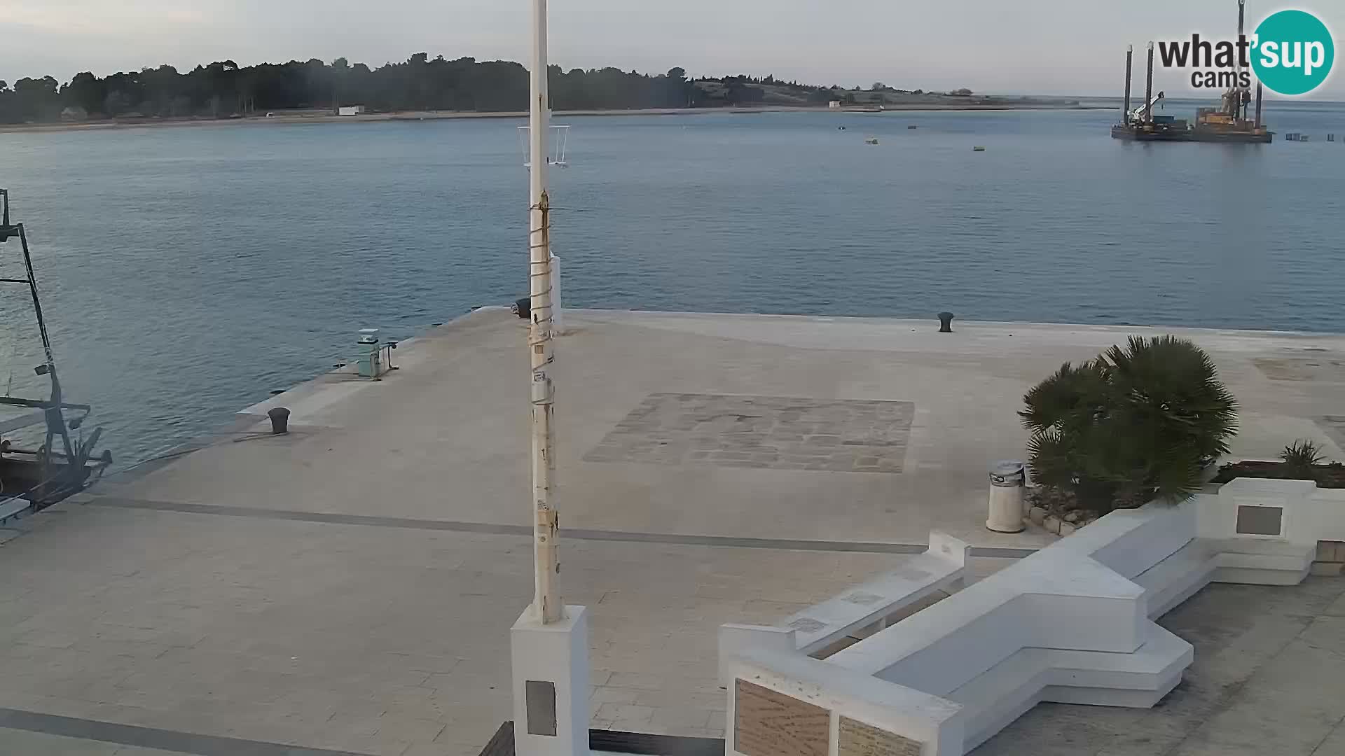 Web kamera Novalja promenada