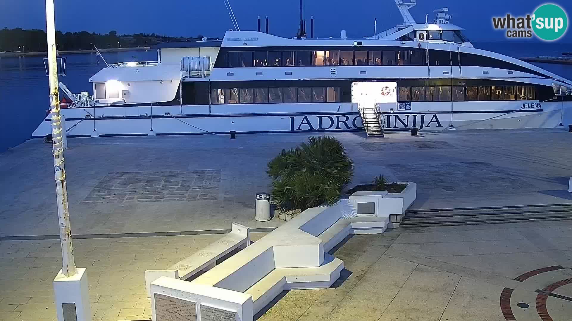 Novalja spletna kamera promenada