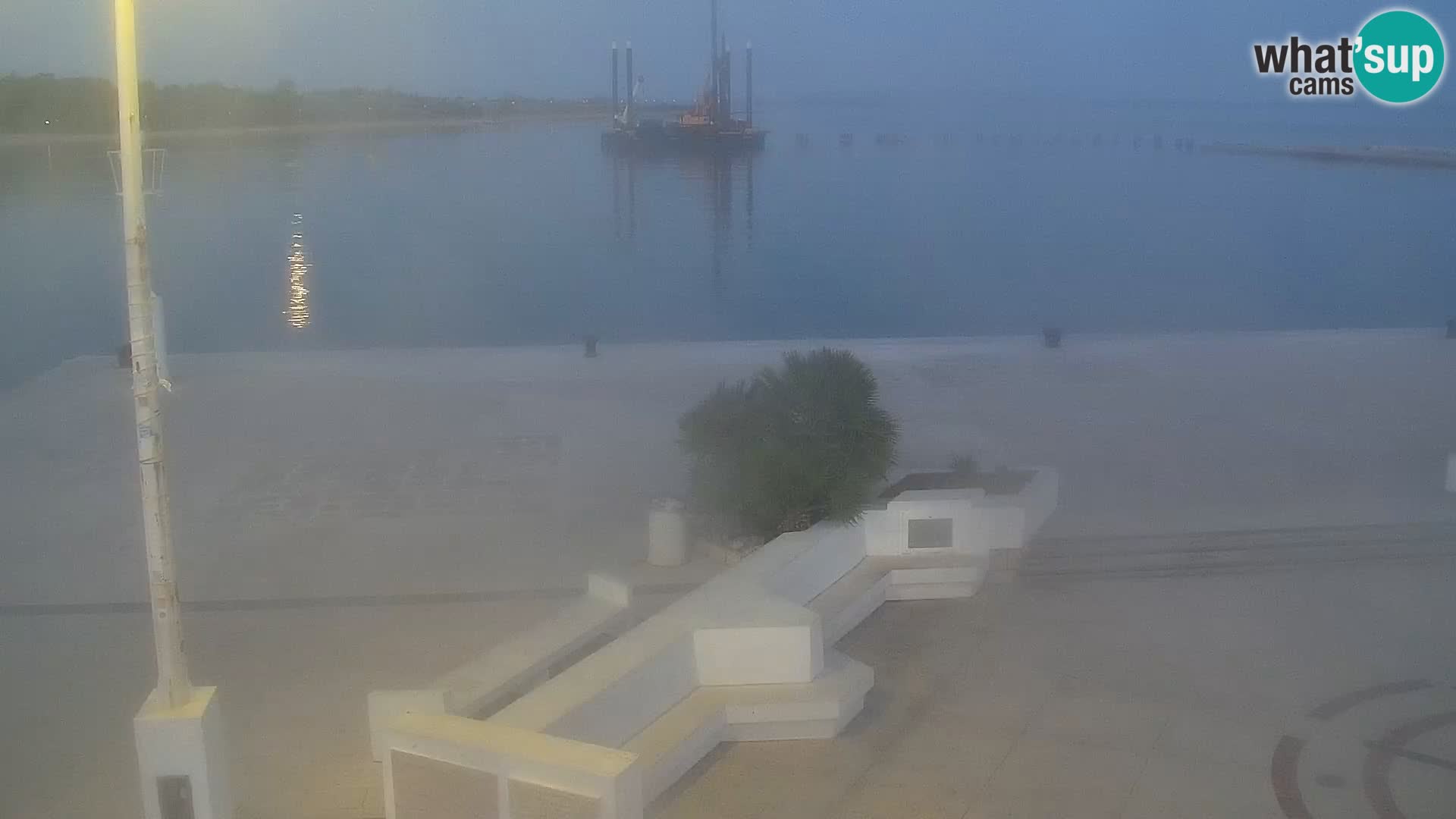 Webcam Novalja seaside promenade