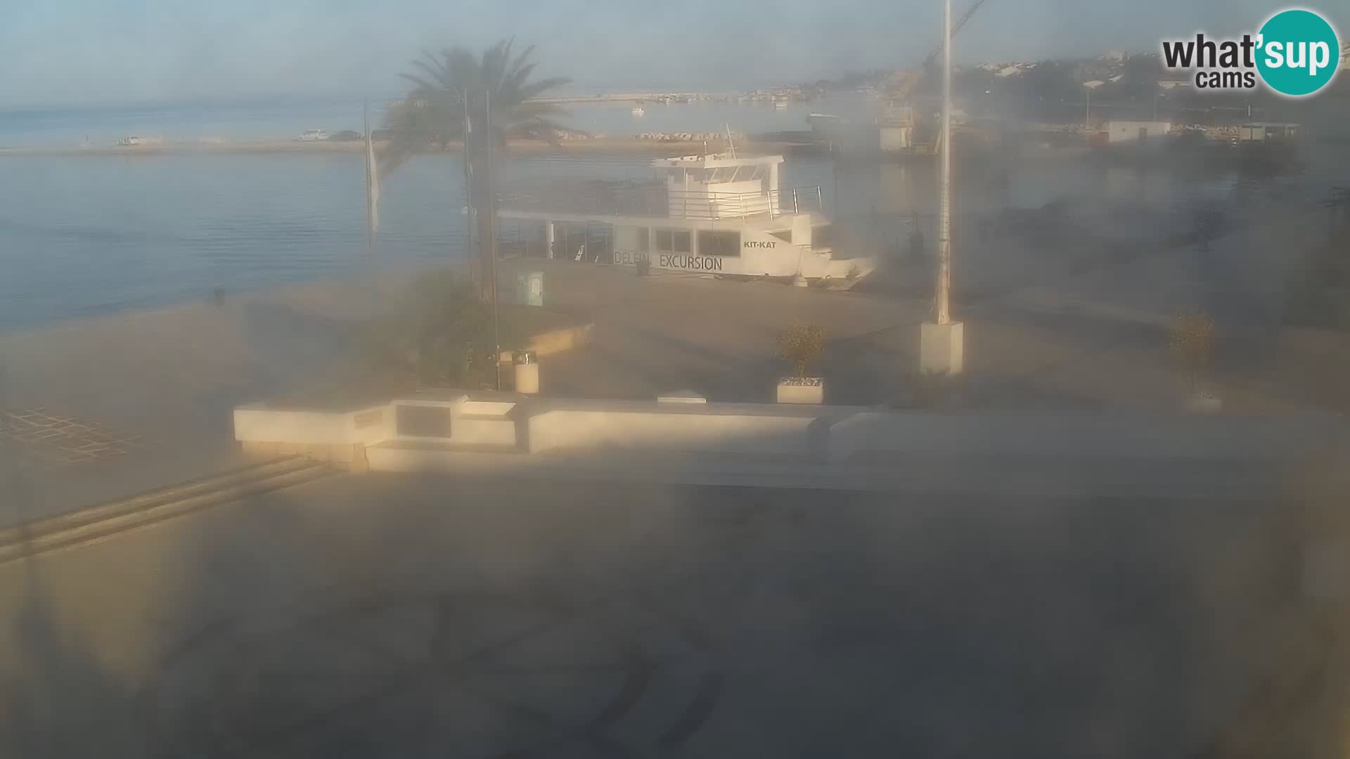 Webcam Novalja seaside promenade