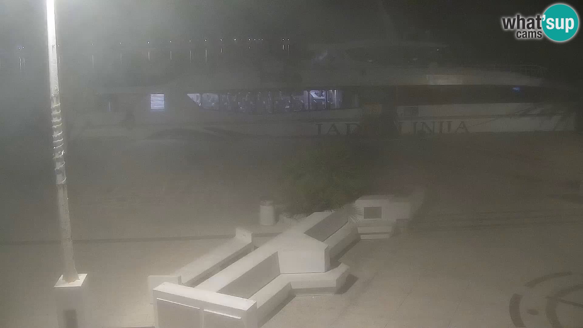 Web kamera Novalja promenada