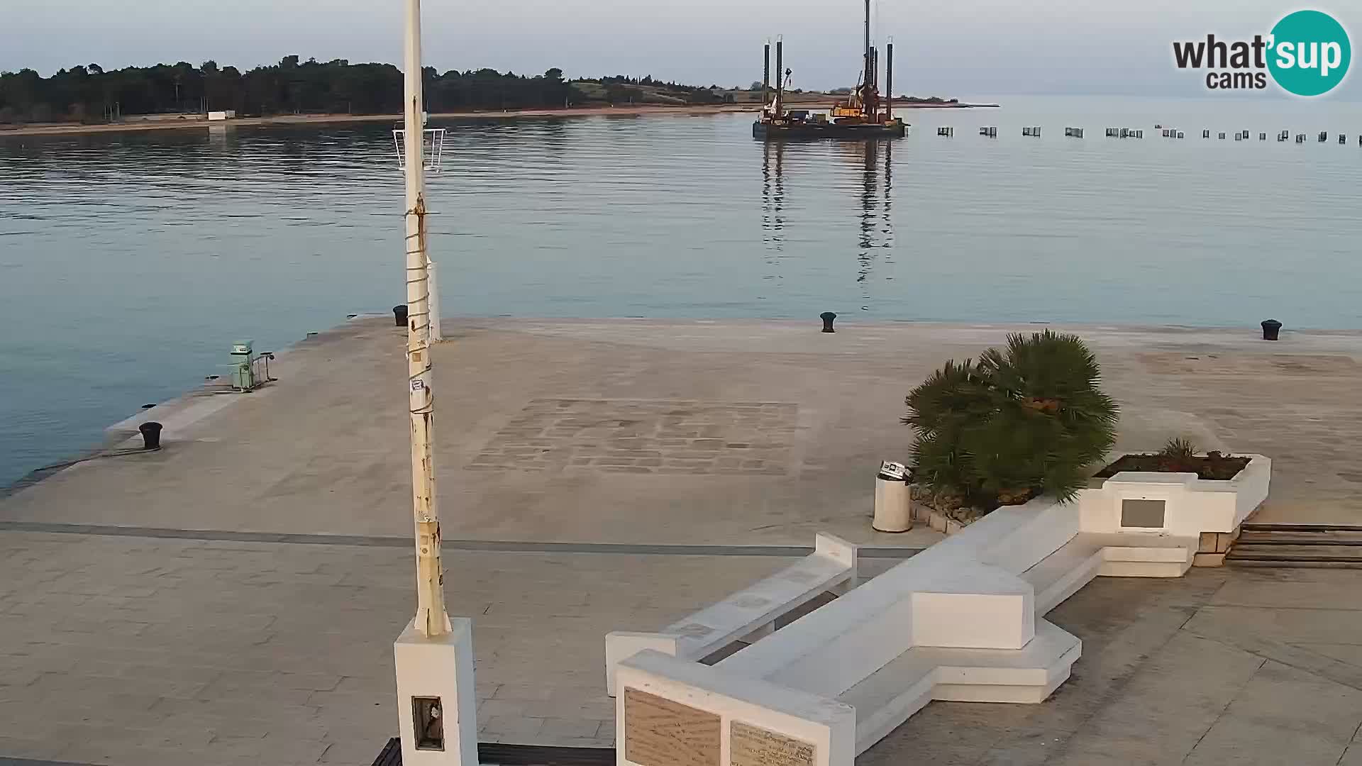 Webcam Novalja seaside promenade