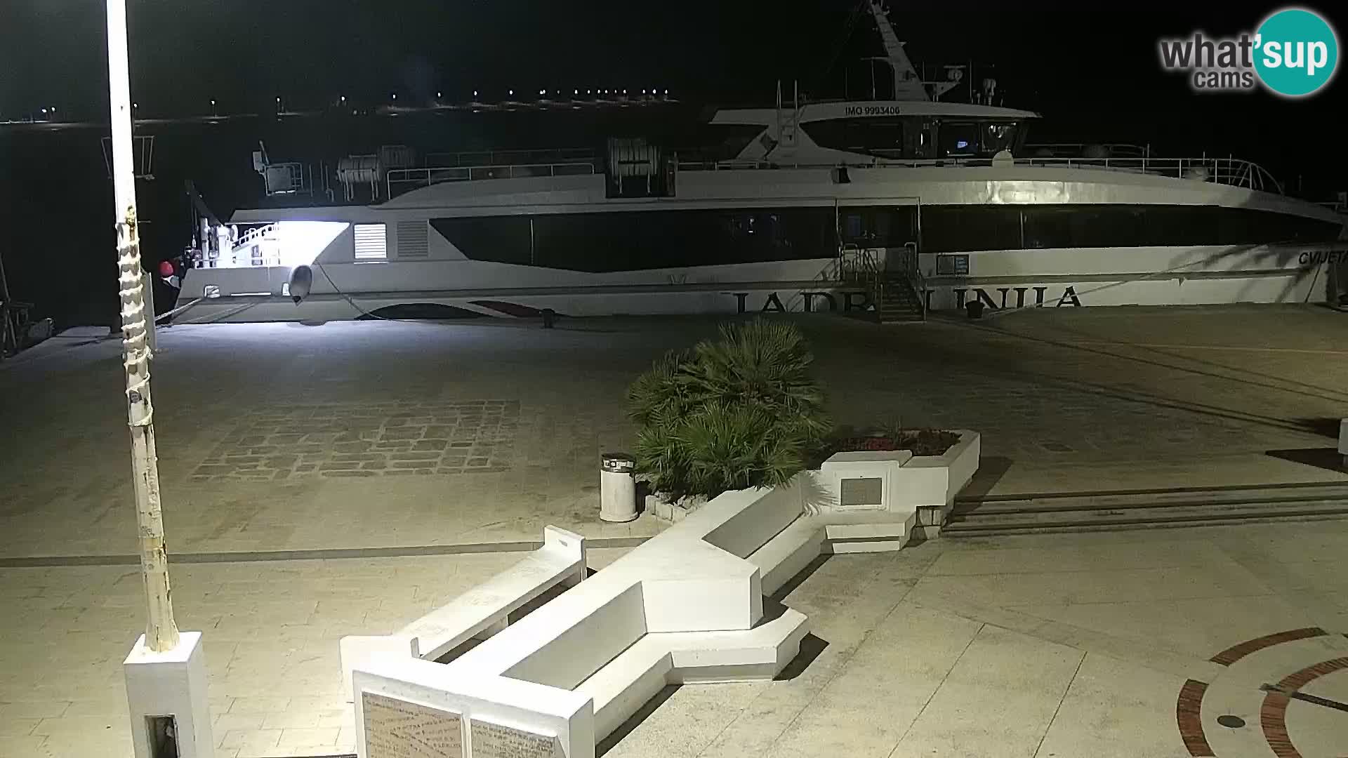 Webcam Novalja seaside promenade