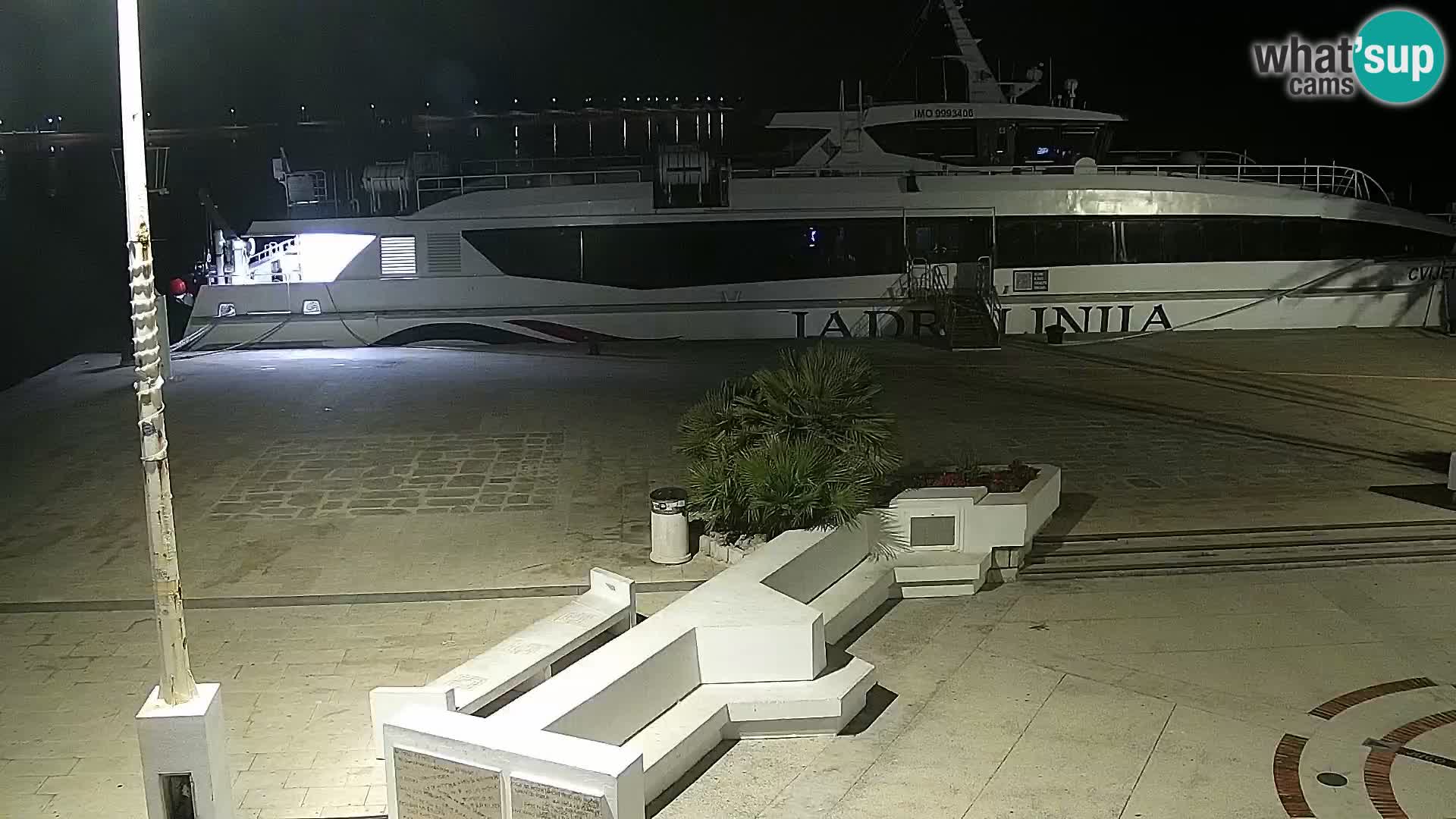 Web kamera Novalja promenada