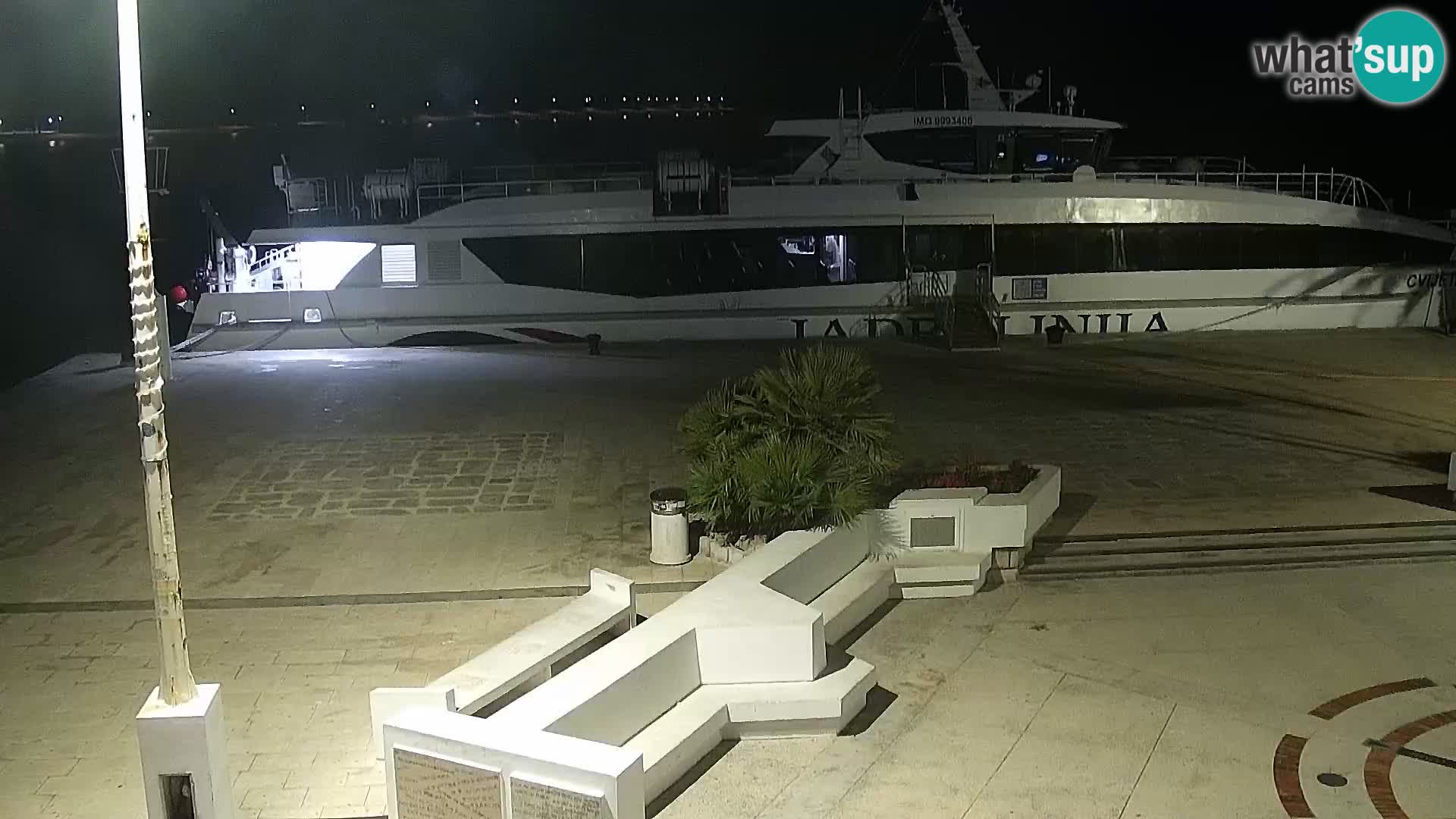 Webcam Novalja seaside promenade