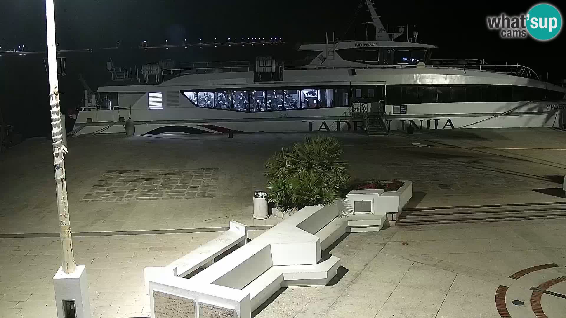 Novalja spletna kamera promenada