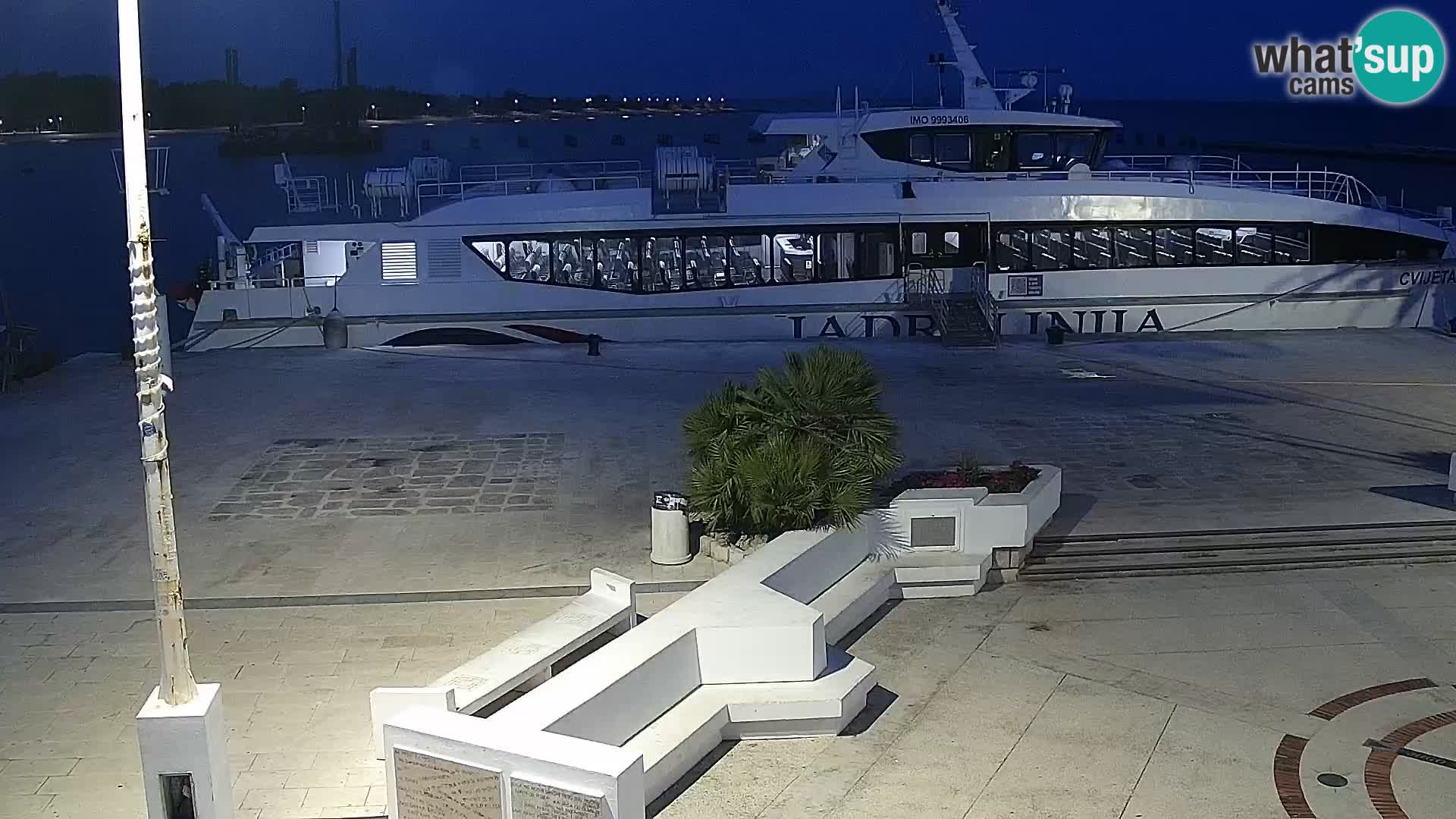 Webcam Novalja seaside promenade