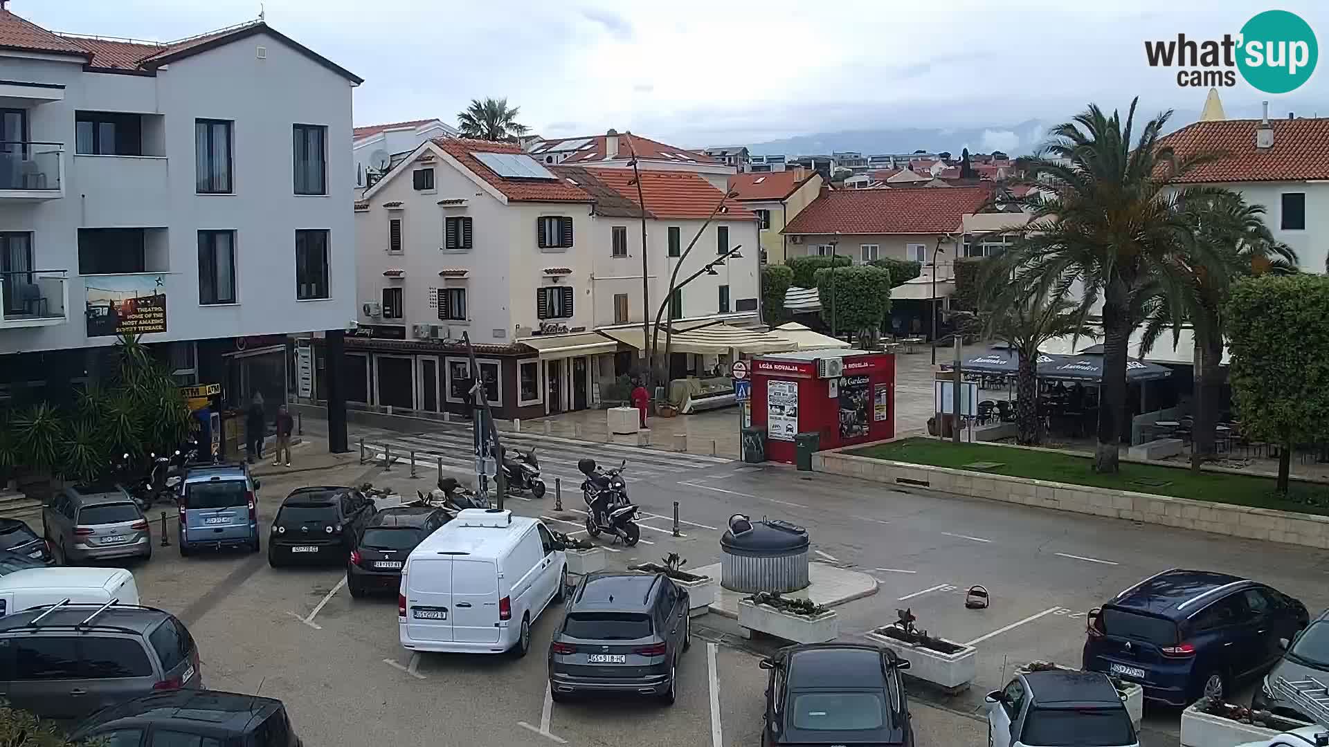 Web kamera Novalja promenada