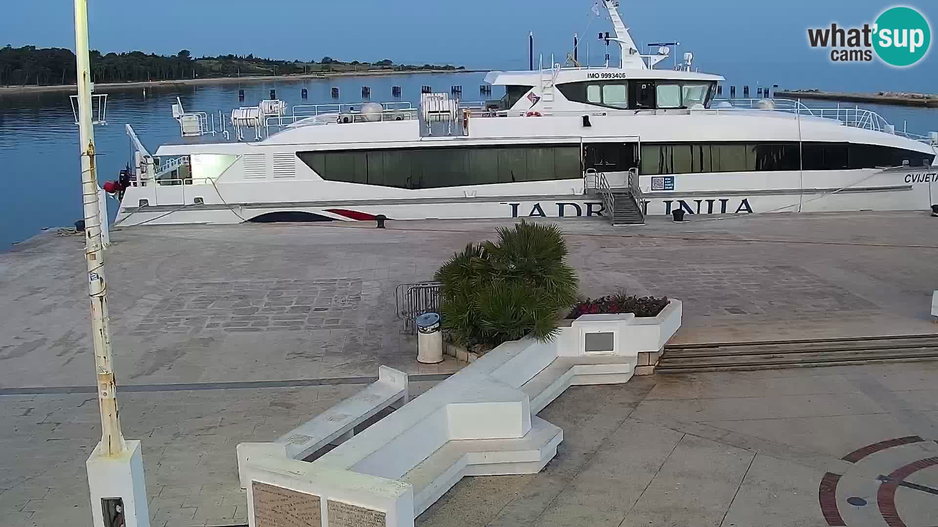 Novalja spletna kamera promenada
