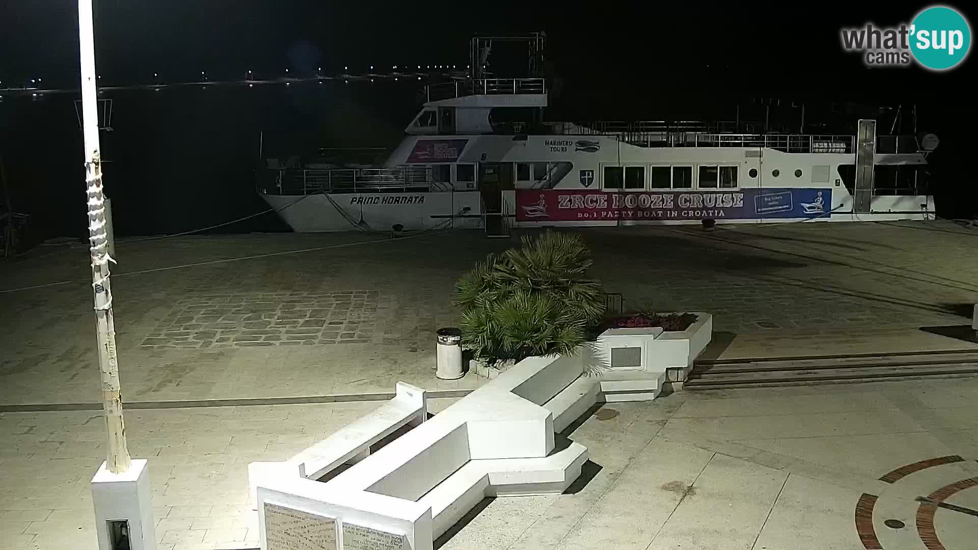 Novalja spletna kamera promenada