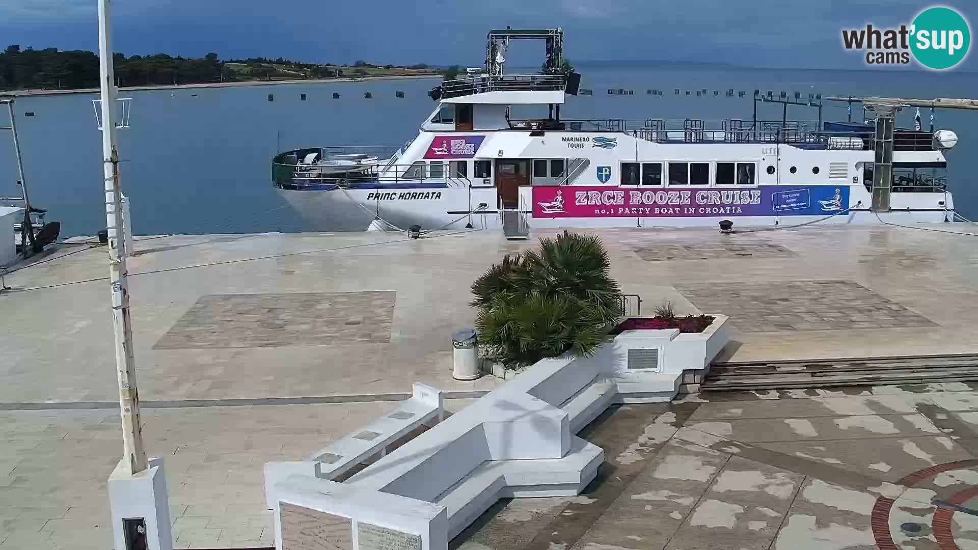 Web kamera Novalja promenada