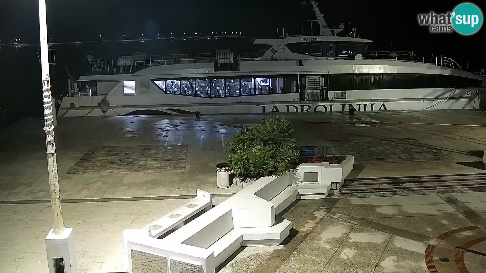 Web kamera Novalja promenada