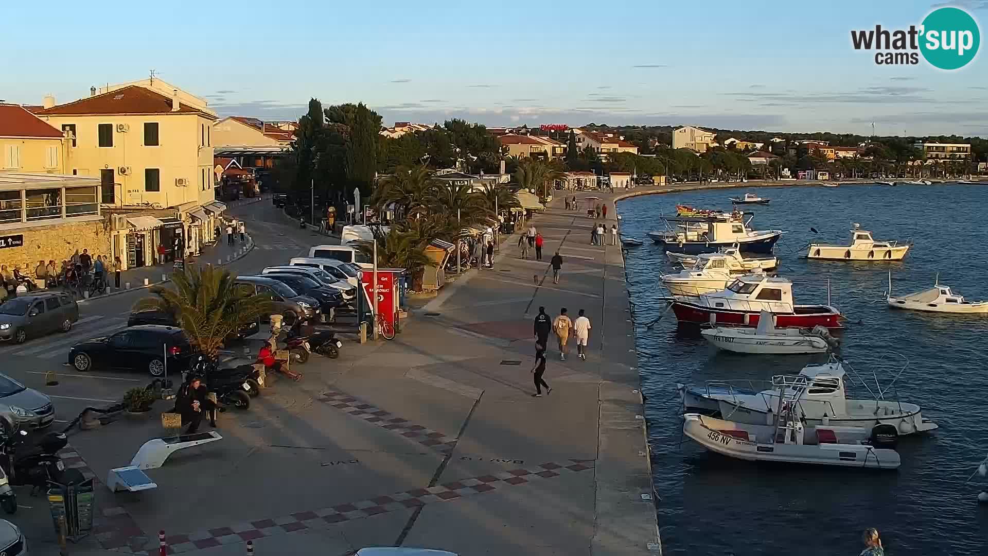 Web kamera Novalja promenada