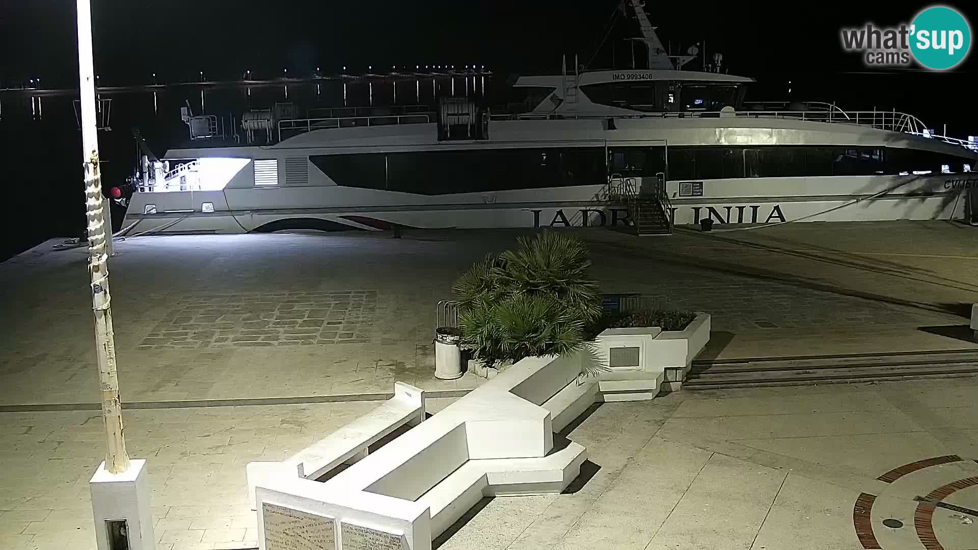 Webcam Novalja seaside promenade