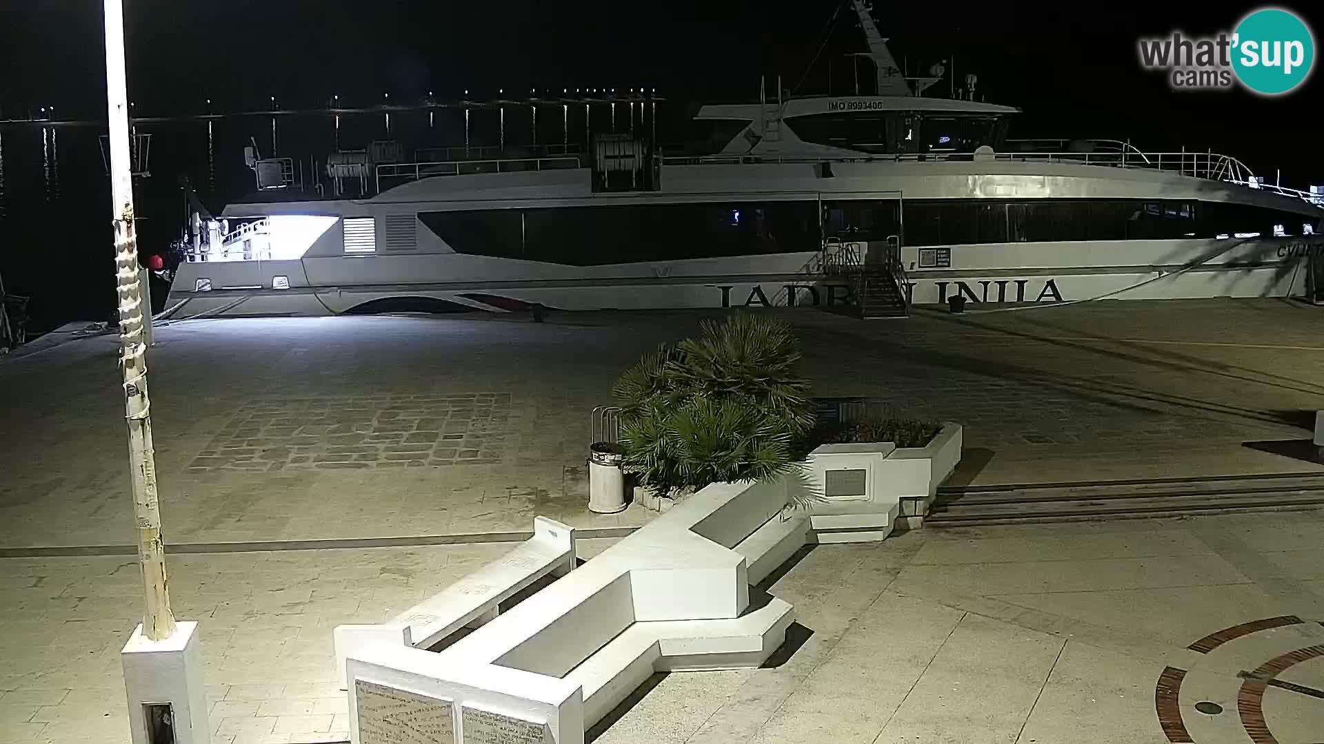 Web kamera Novalja promenada