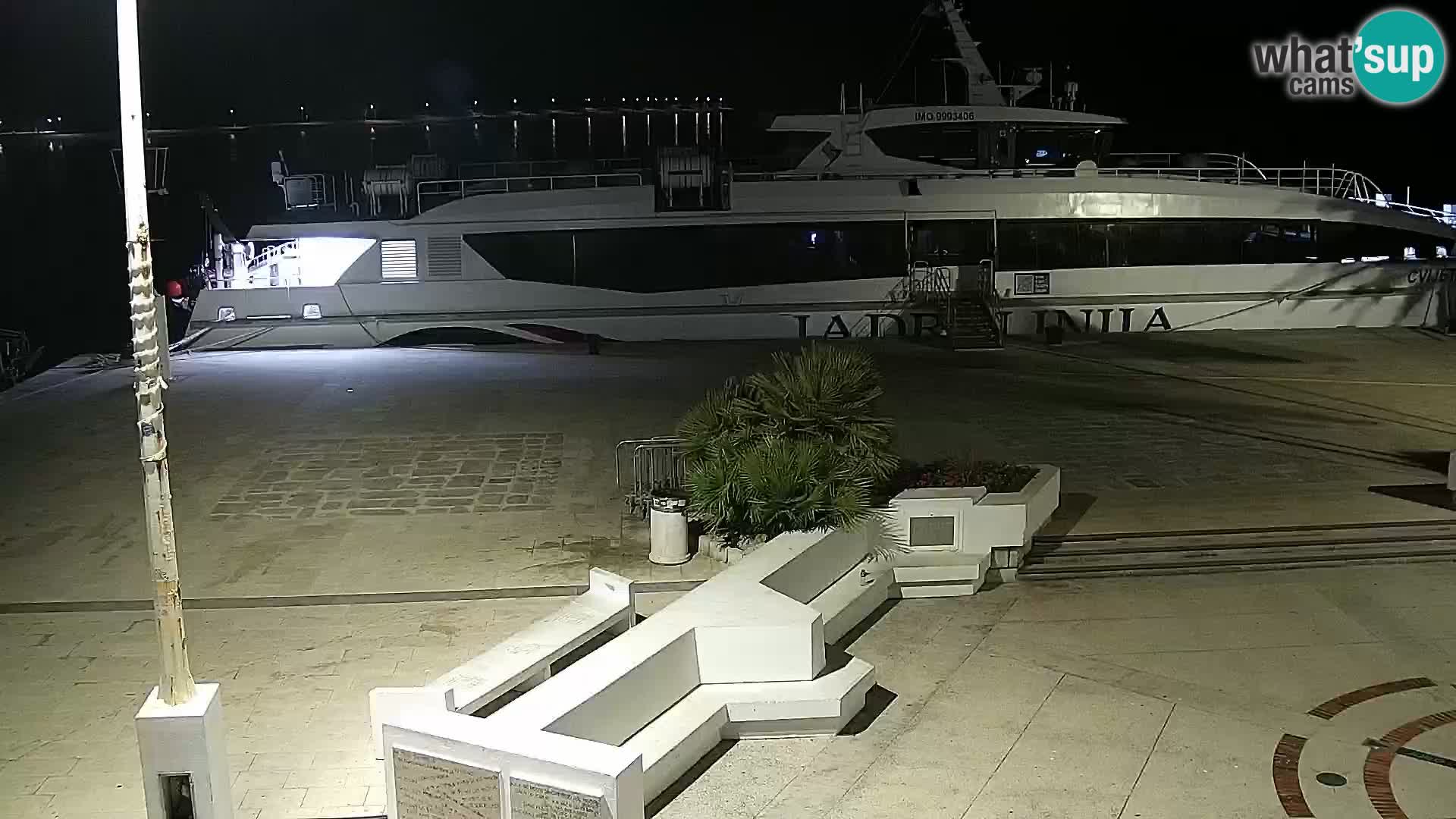 Webcam Novalja seaside promenade