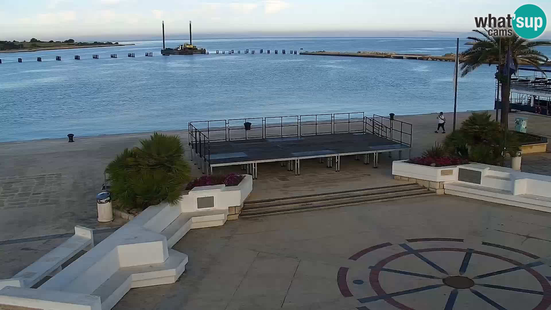 Webcam Novalja seaside promenade