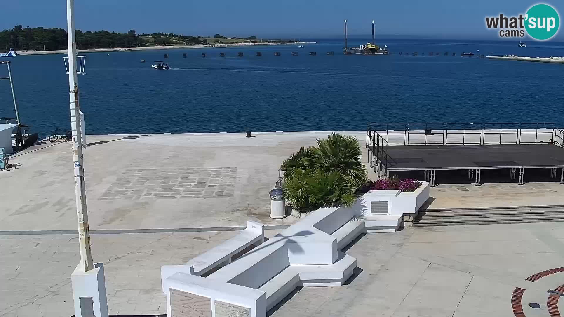 Web kamera Novalja promenada
