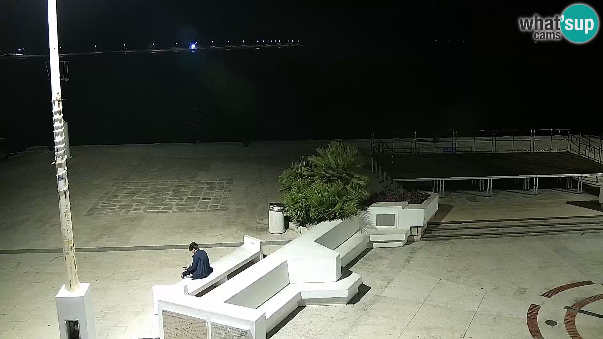 Web kamera Novalja promenada