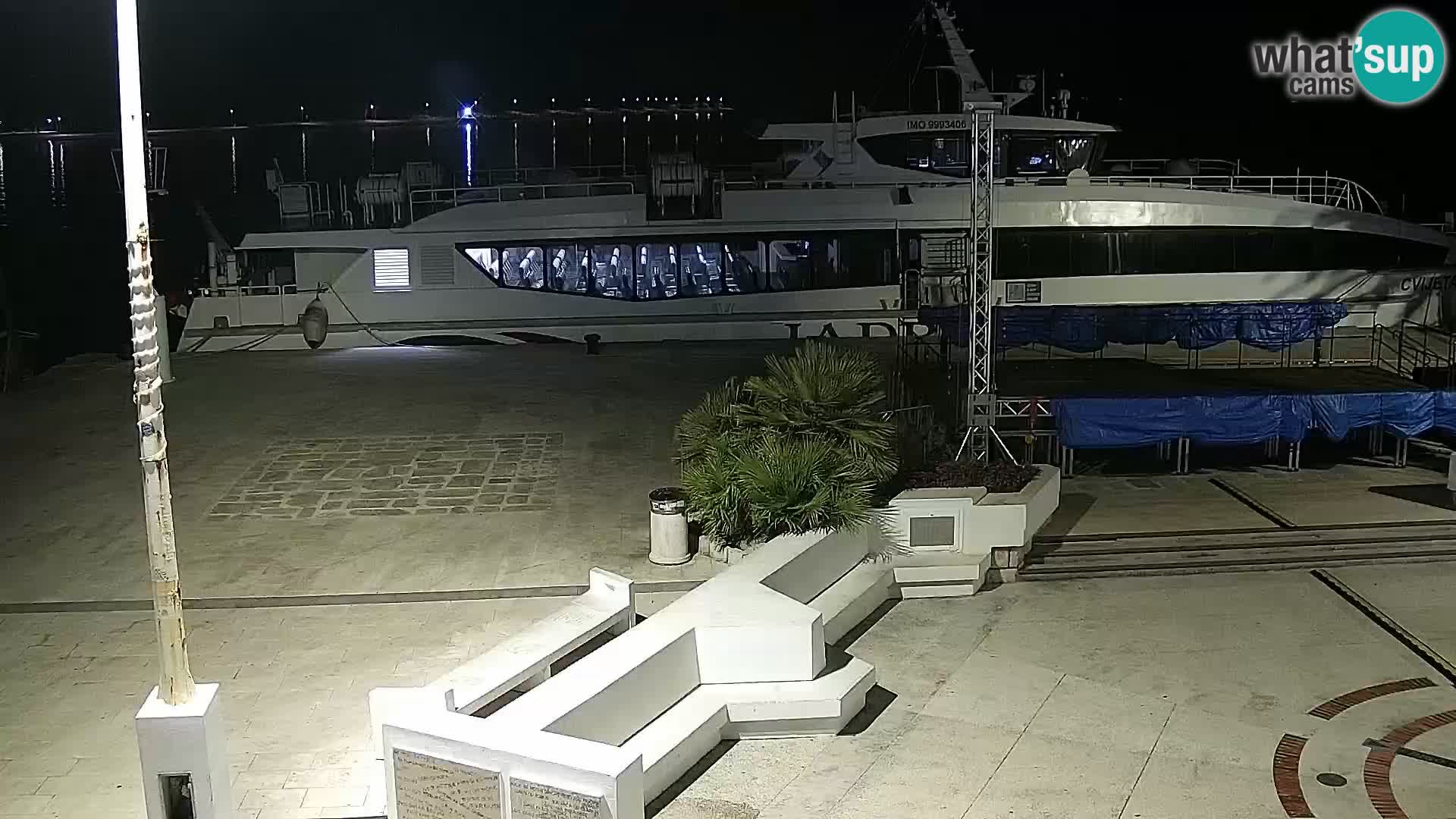 Web kamera Novalja promenada