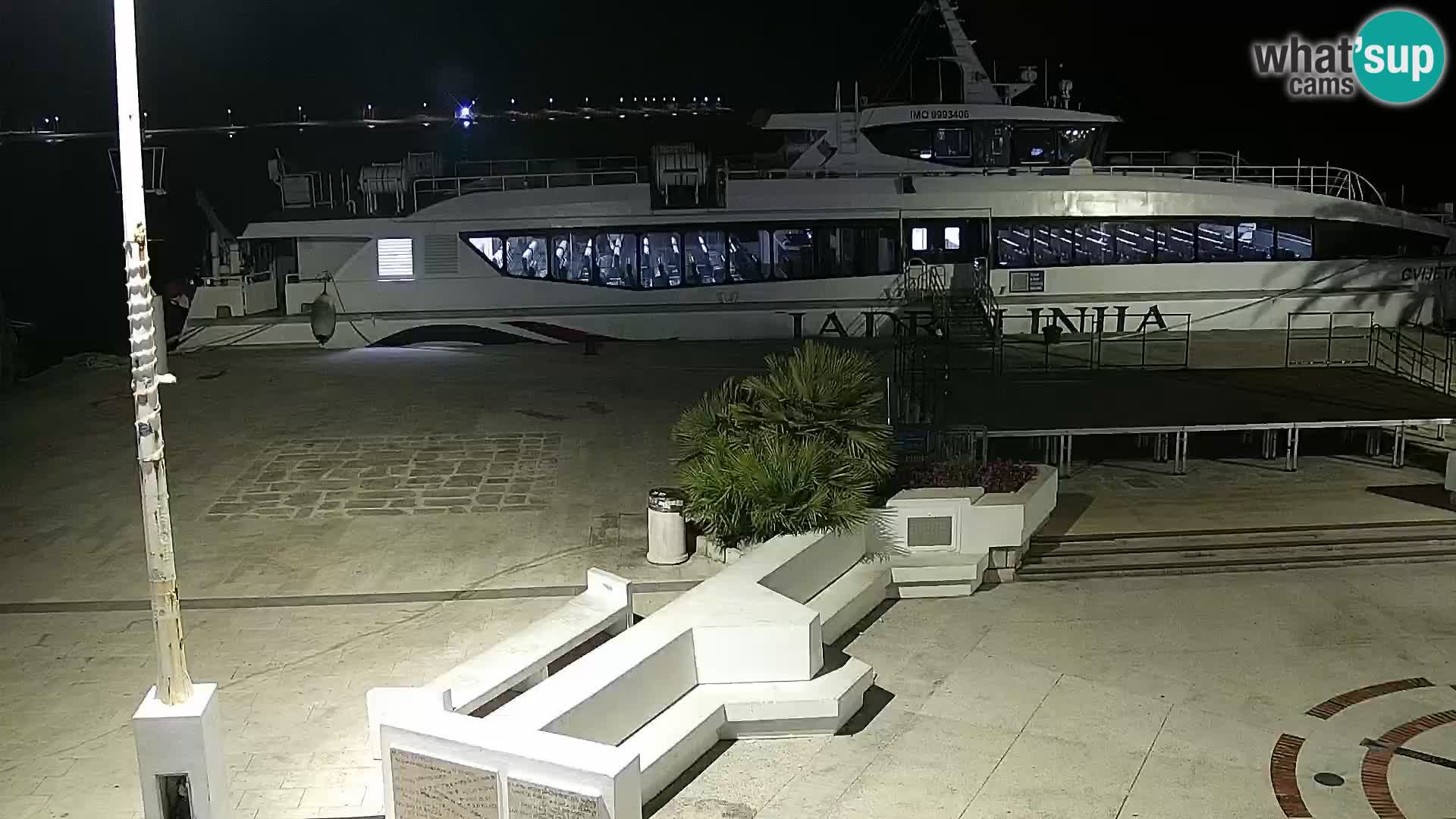 Web kamera Novalja promenada
