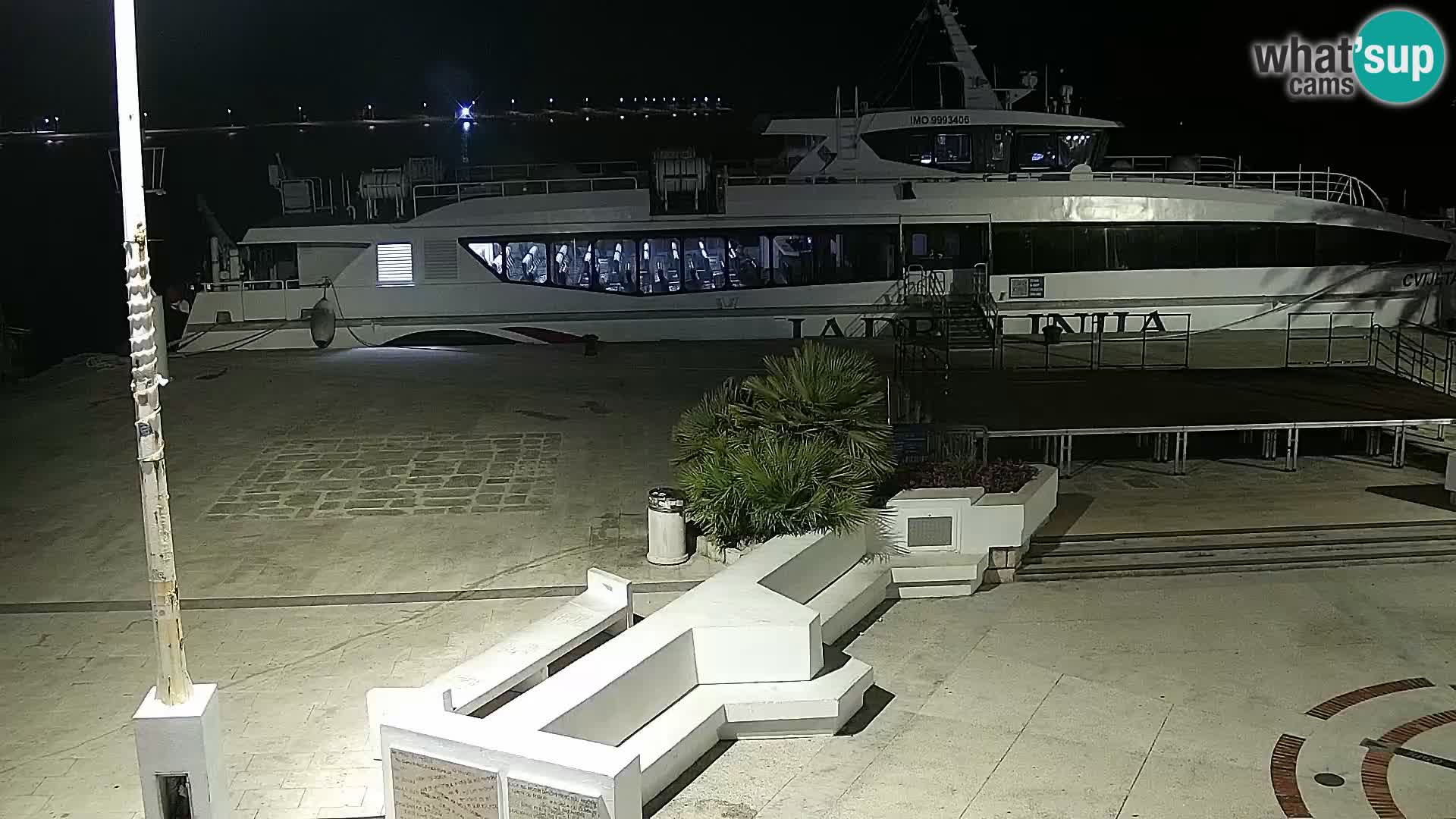 Novalja spletna kamera promenada