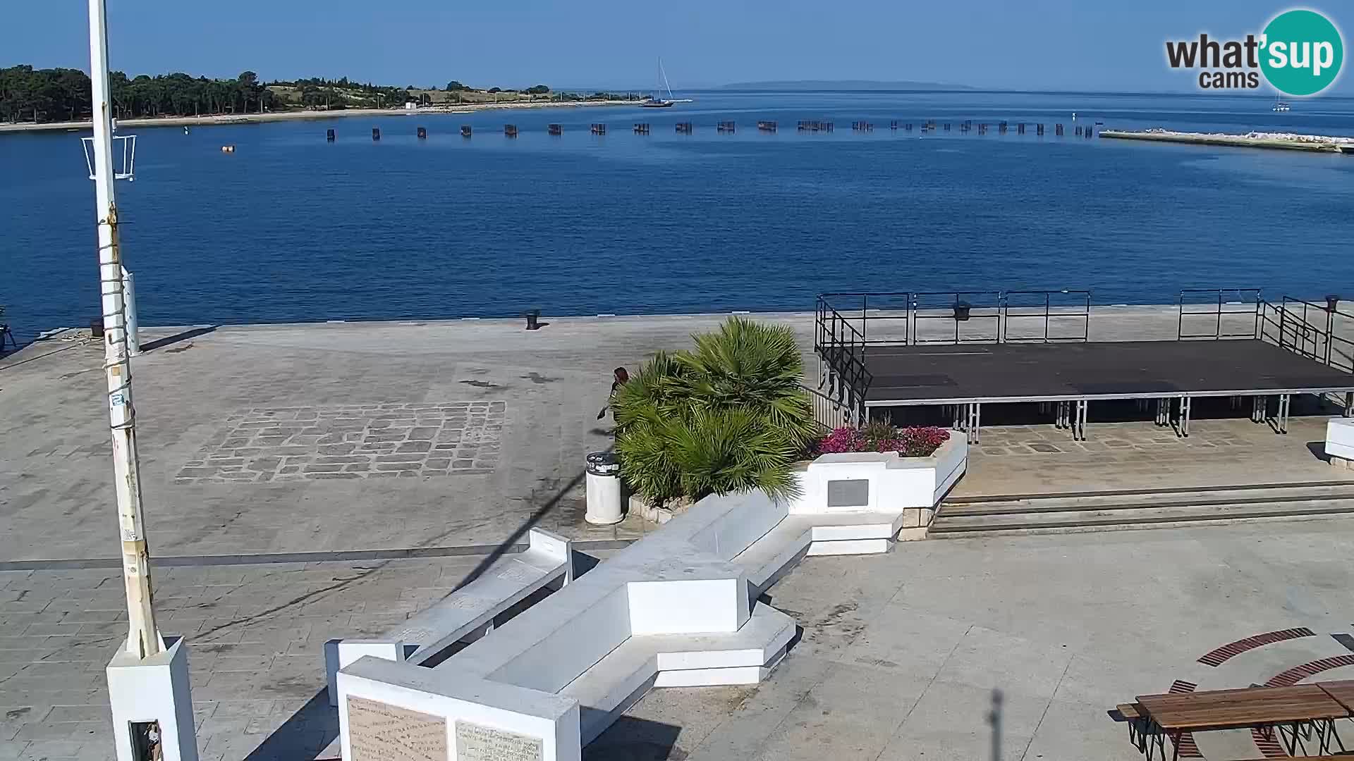 Webcam Novalja seaside promenade