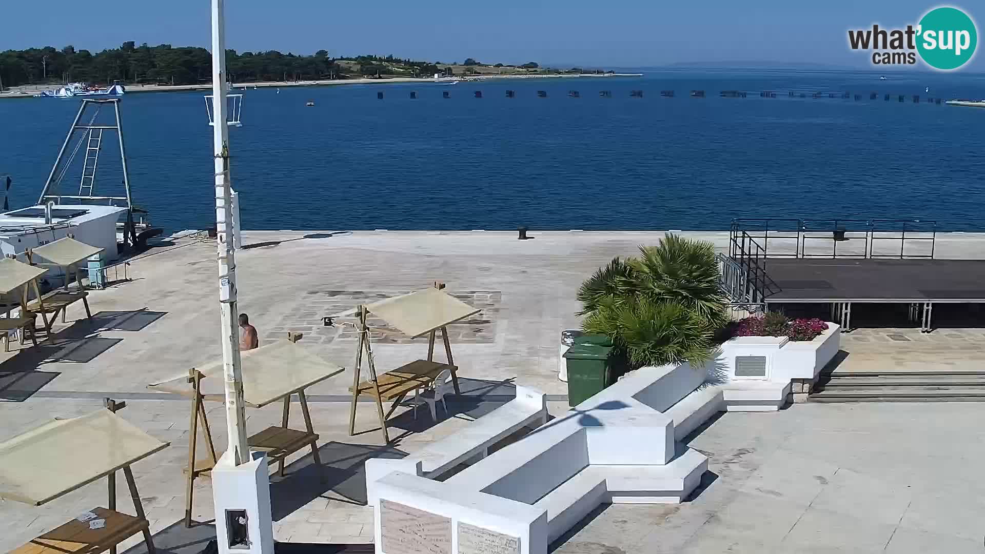 Web kamera Novalja promenada