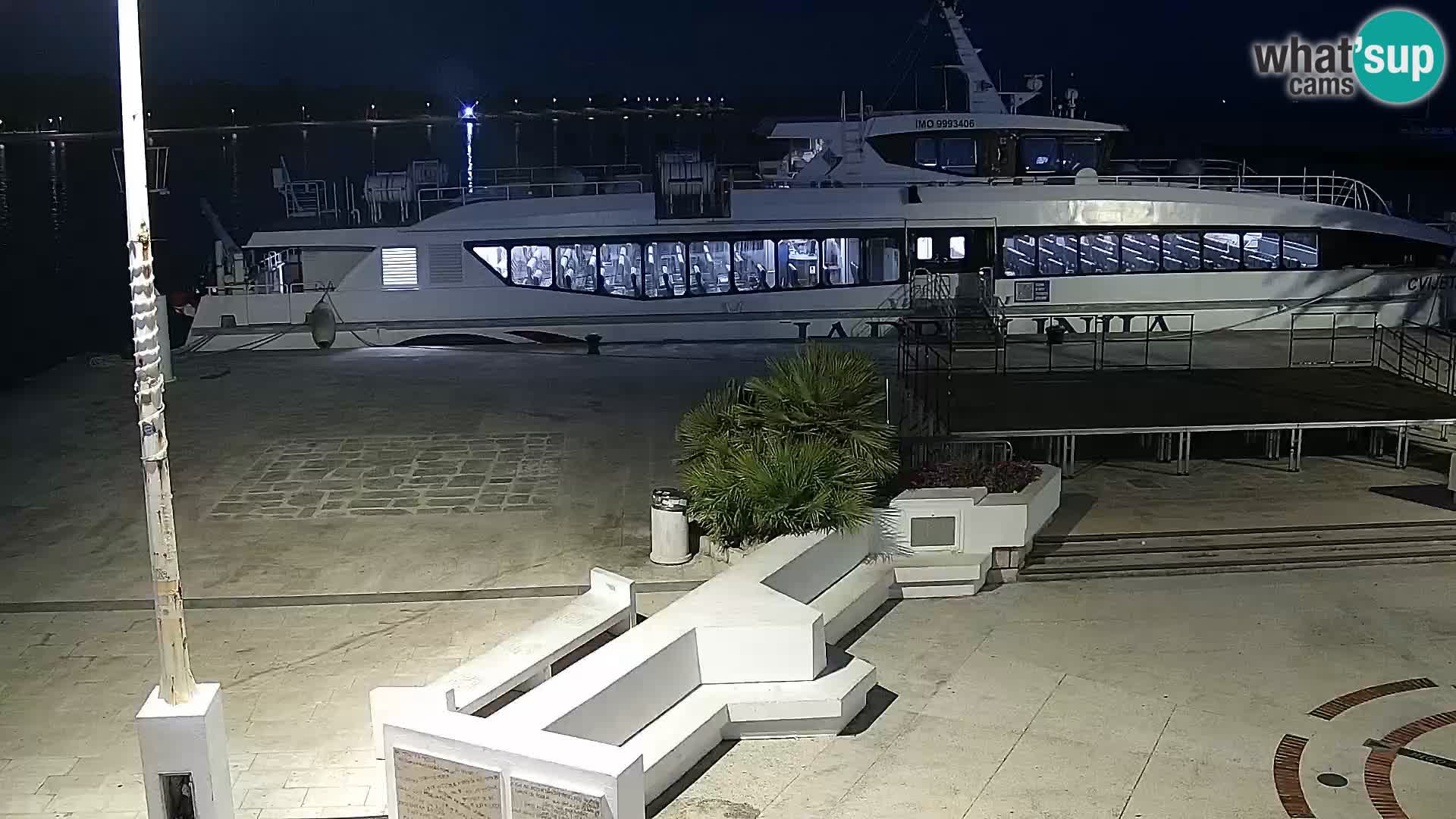 Novalja spletna kamera promenada