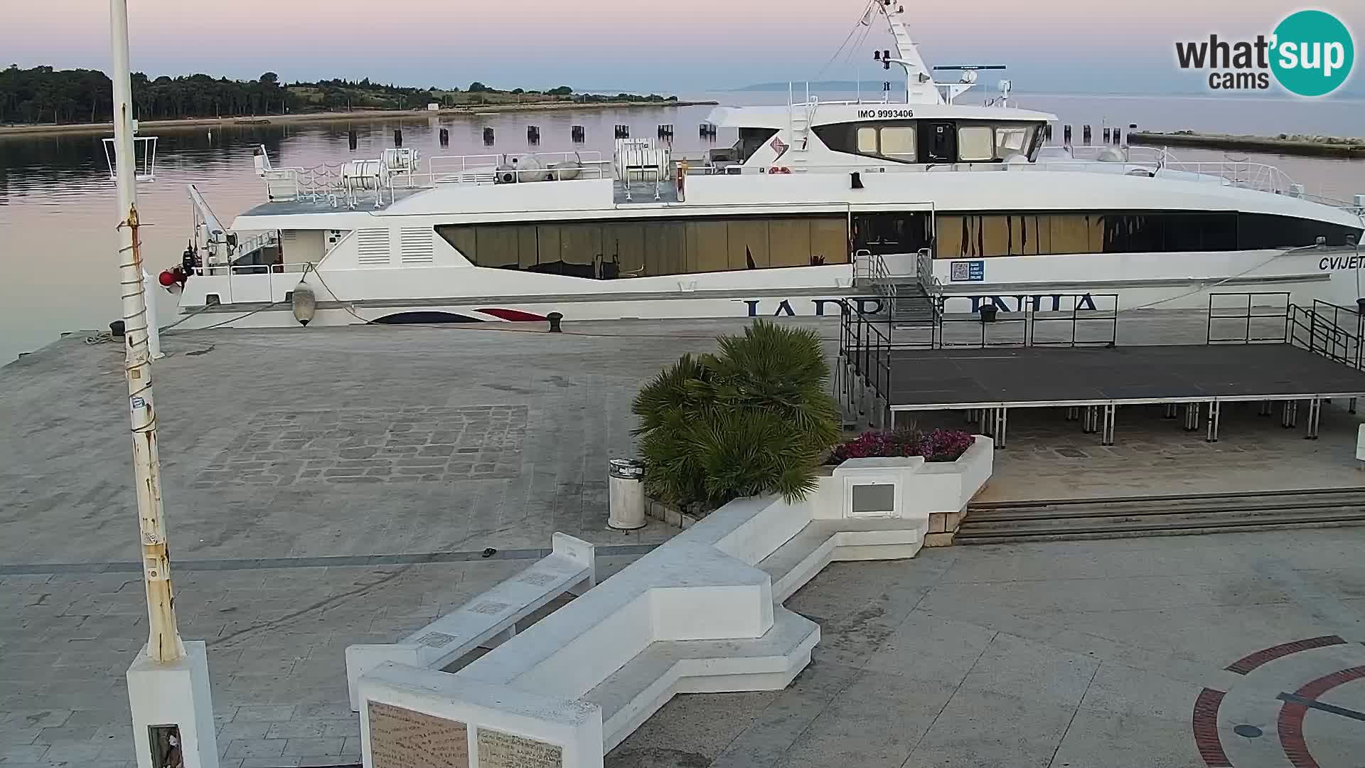Webcam Novalja seaside promenade