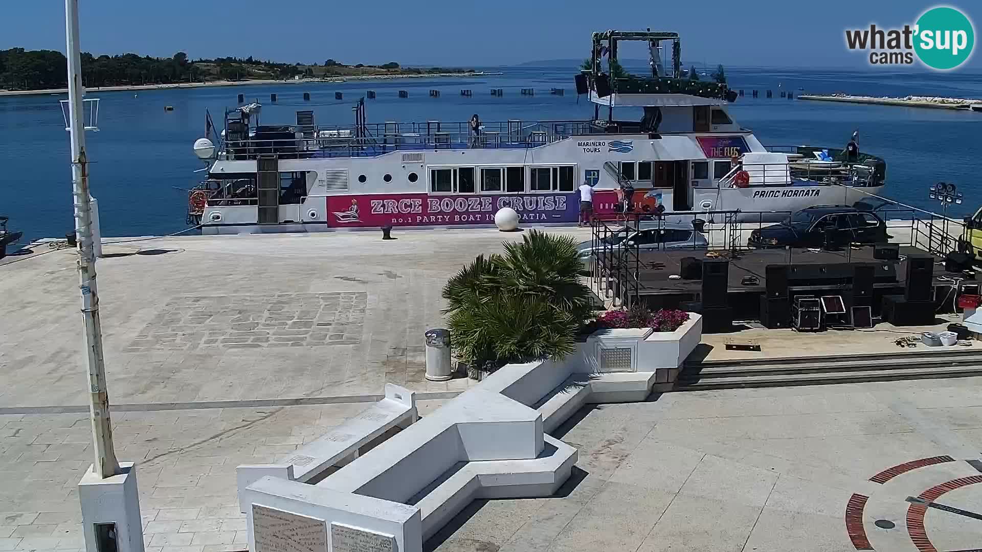 Web kamera Novalja promenada