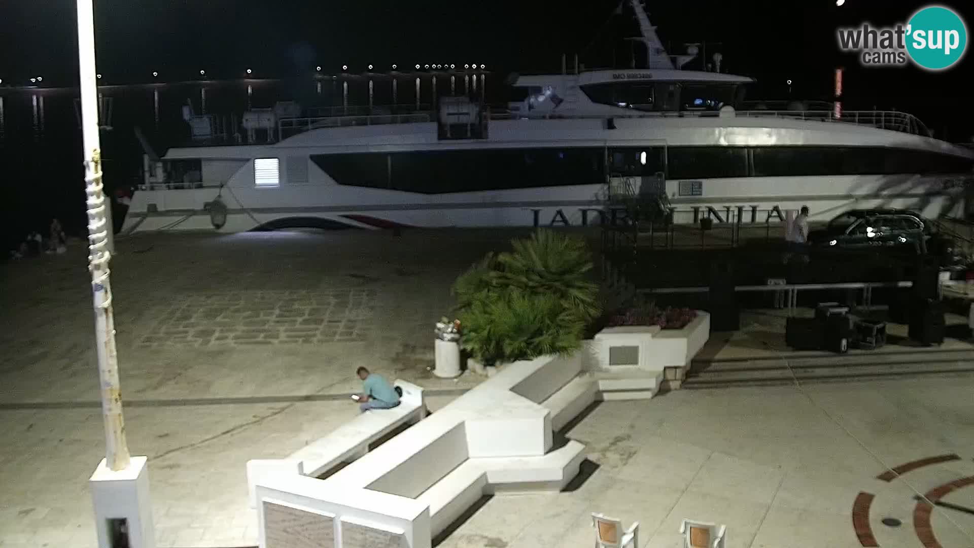 Web kamera Novalja promenada