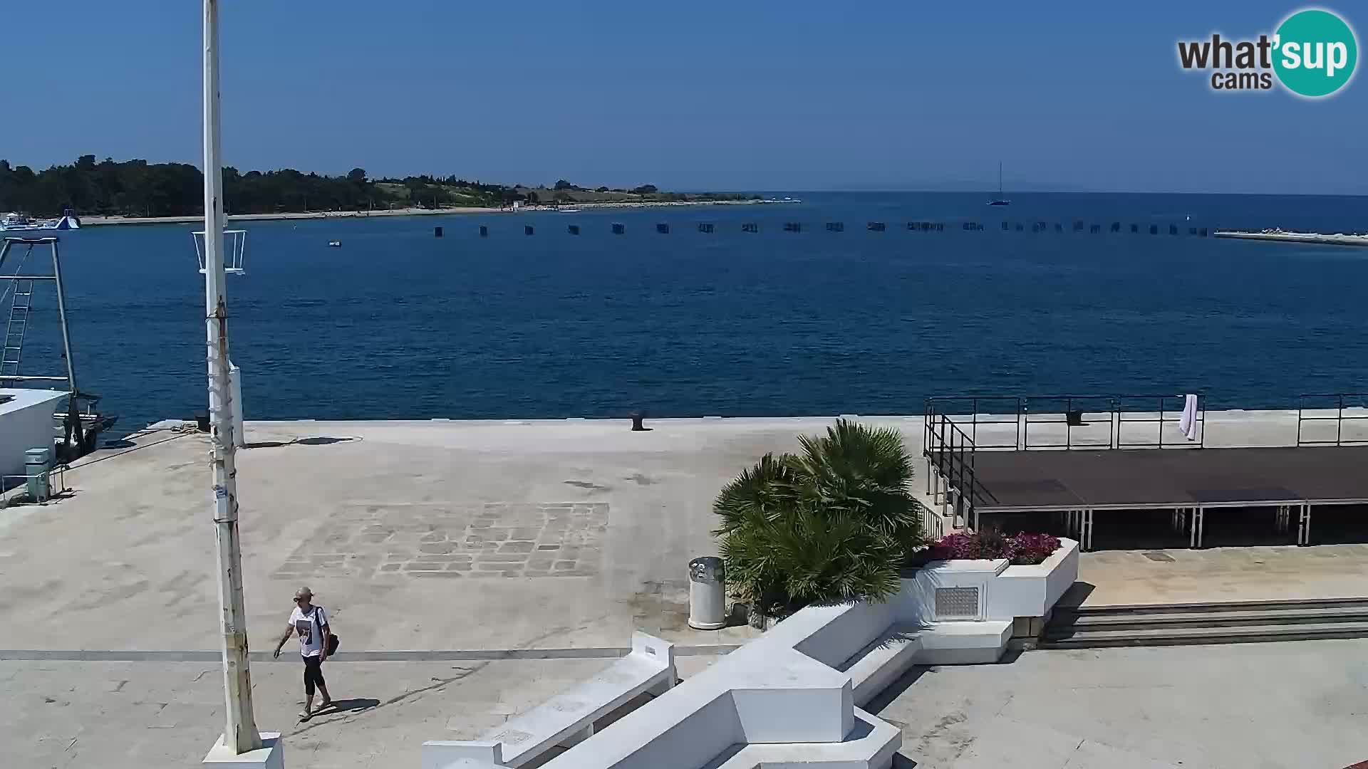 Novalja spletna kamera promenada