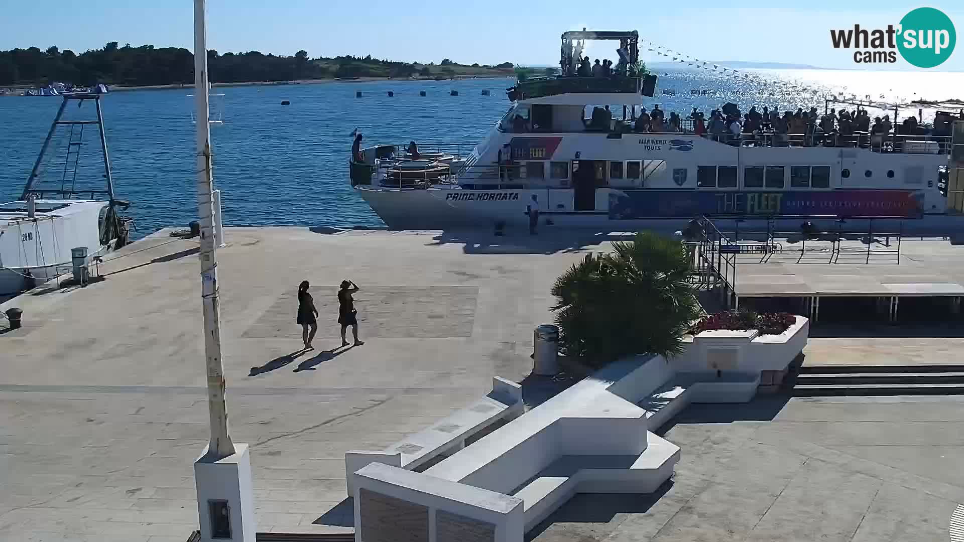 Webcam Novalja seaside promenade
