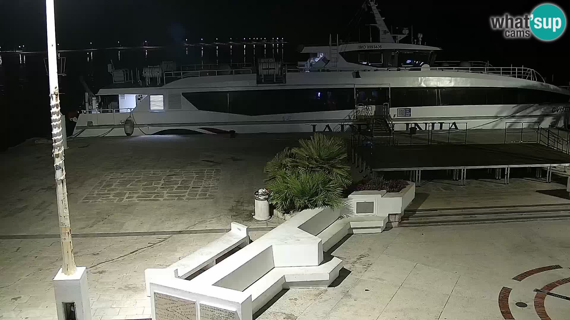 Novalja spletna kamera promenada