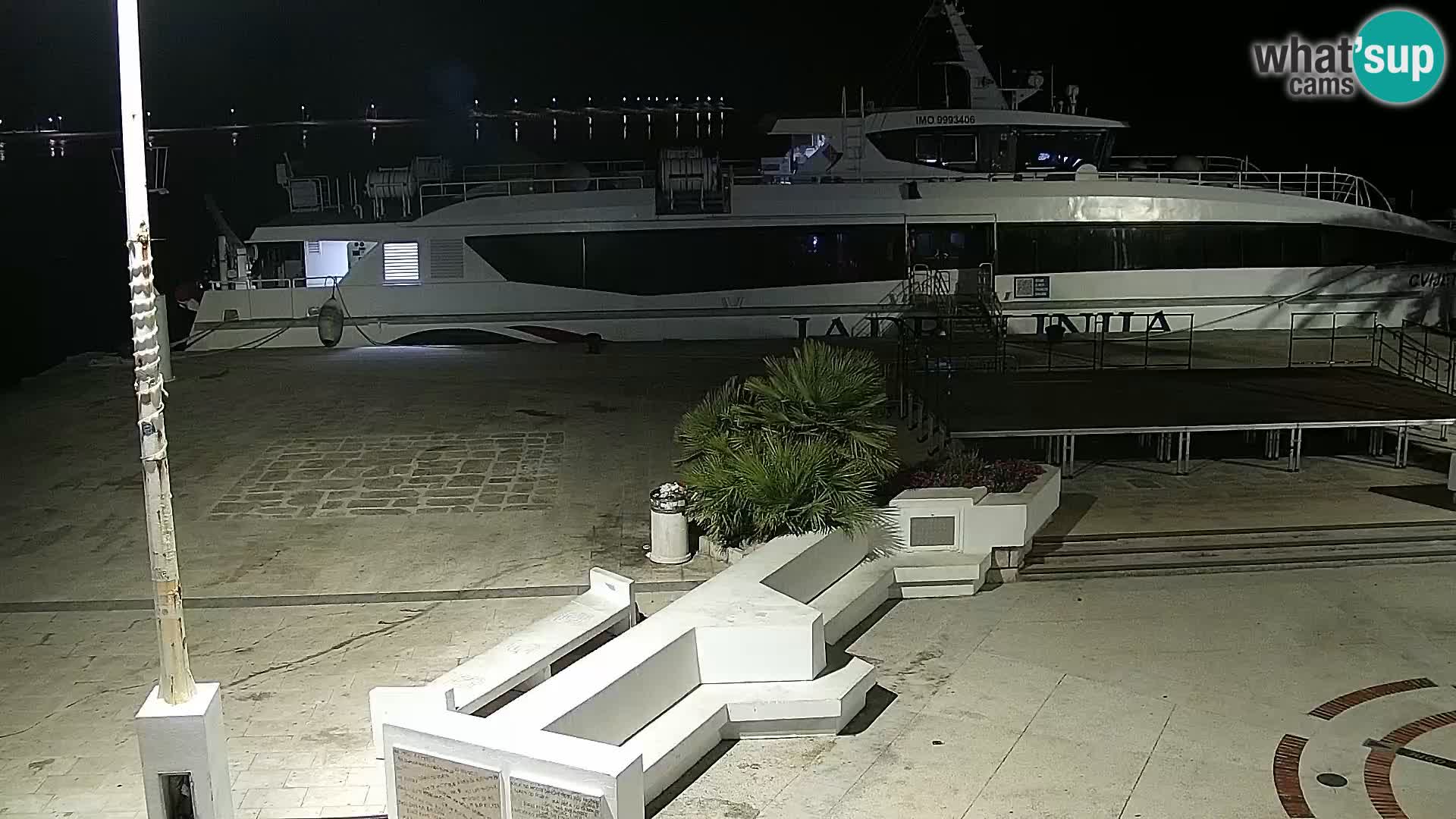 Novalja spletna kamera promenada