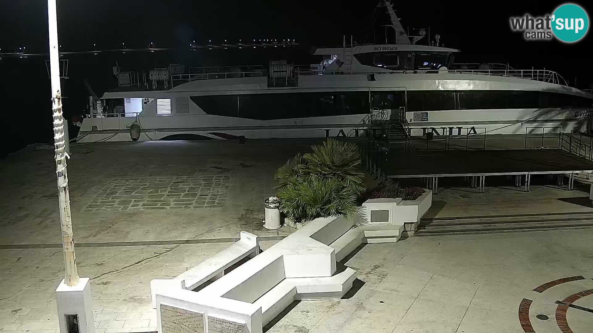 Novalja spletna kamera promenada