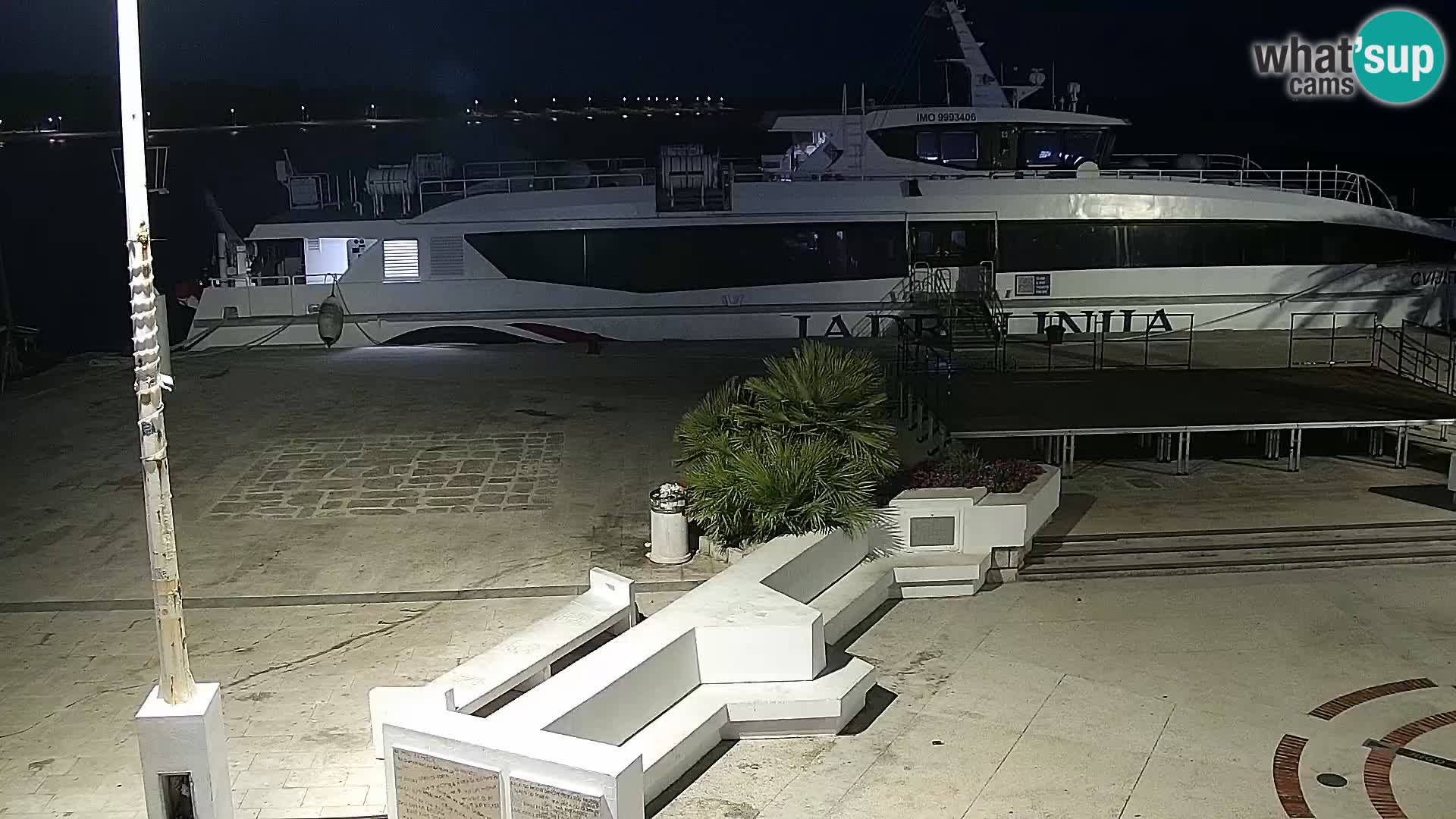 Novalja spletna kamera promenada
