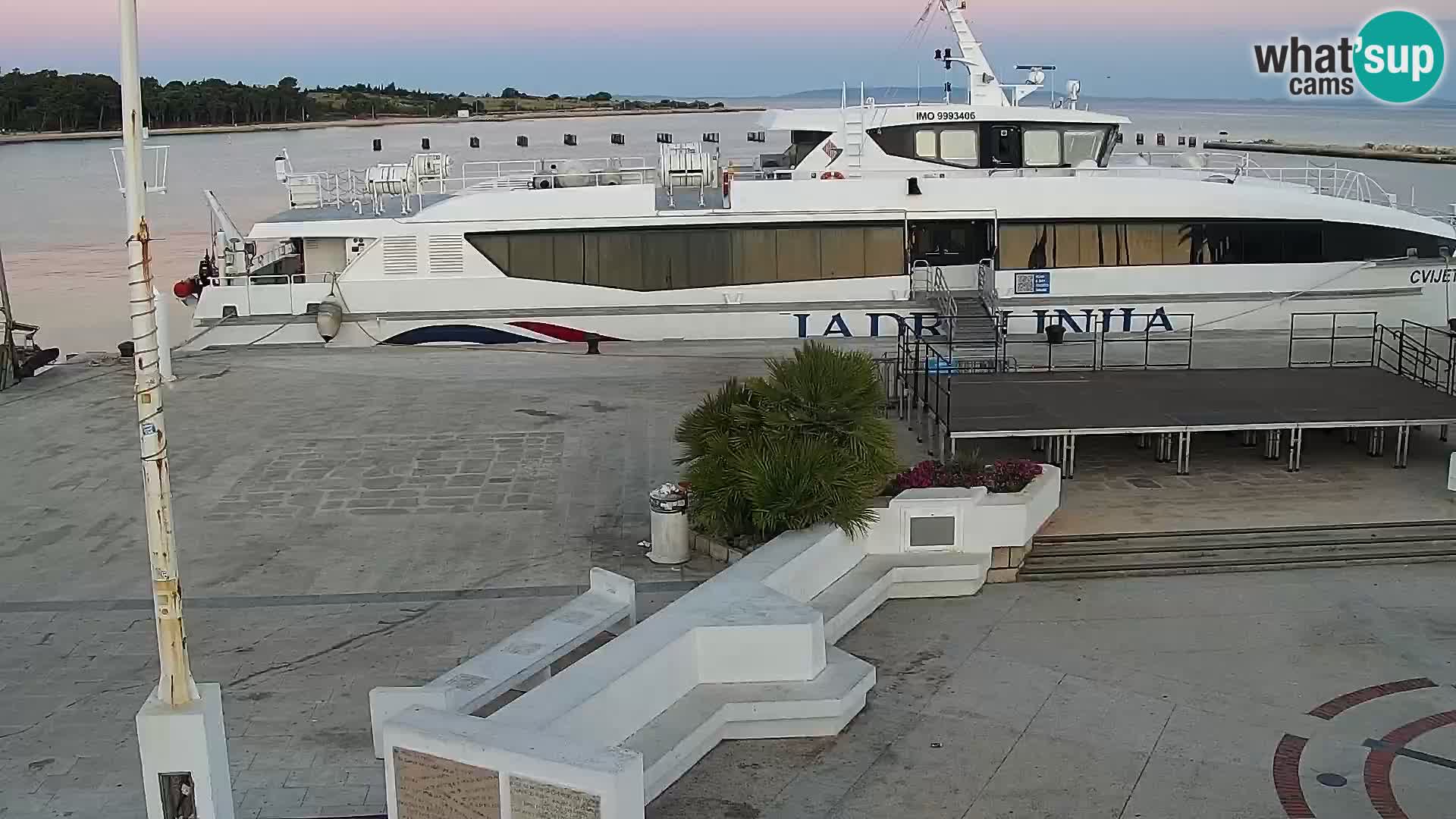 Novalja spletna kamera promenada