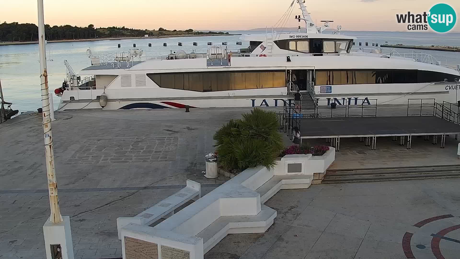 Novalja spletna kamera promenada