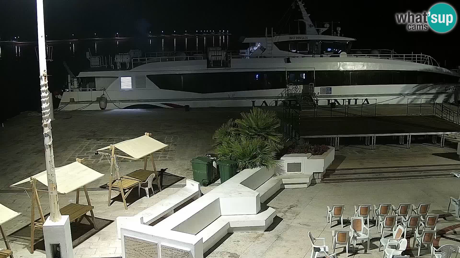 Web kamera Novalja promenada