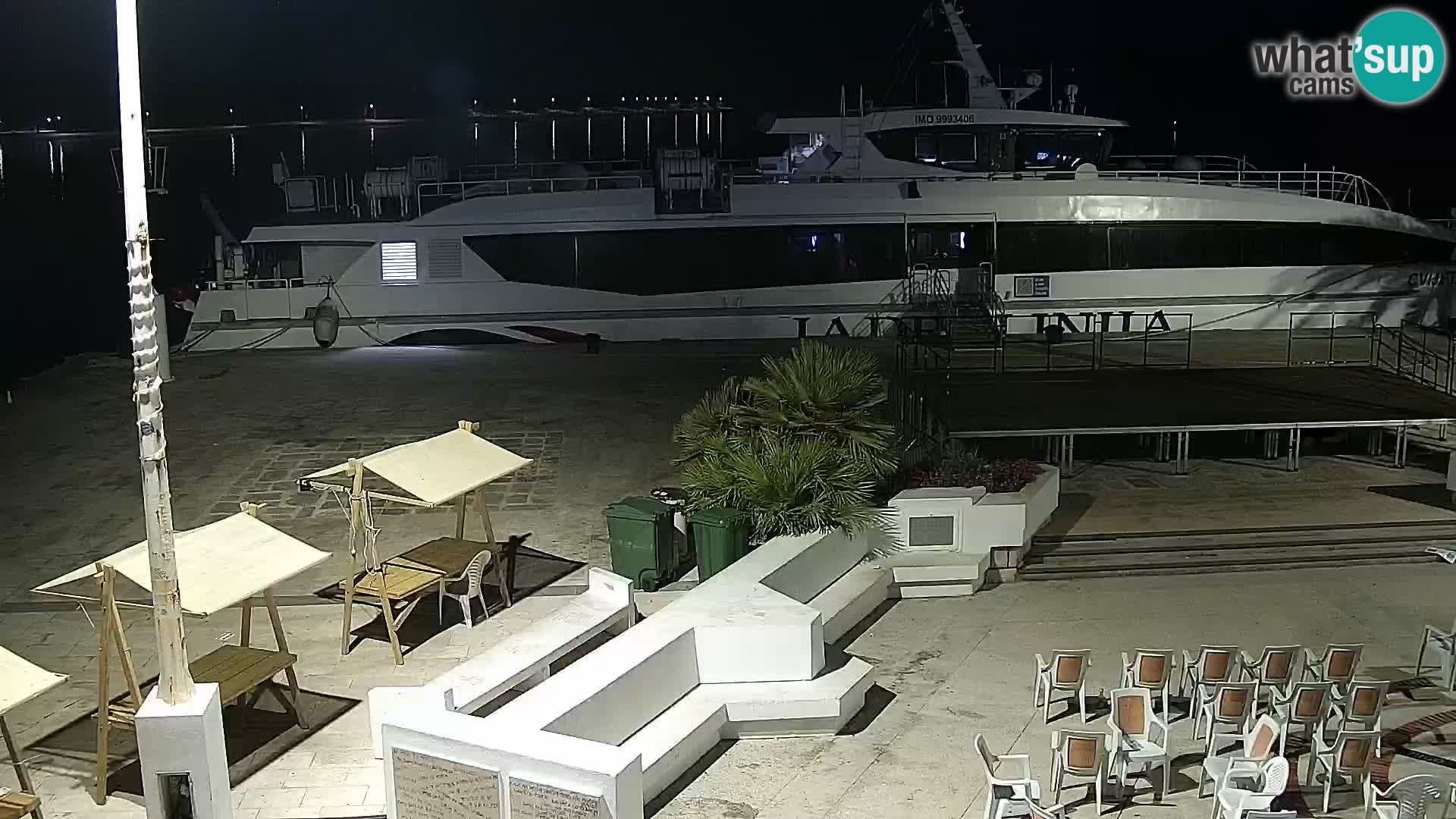 Novalja spletna kamera promenada
