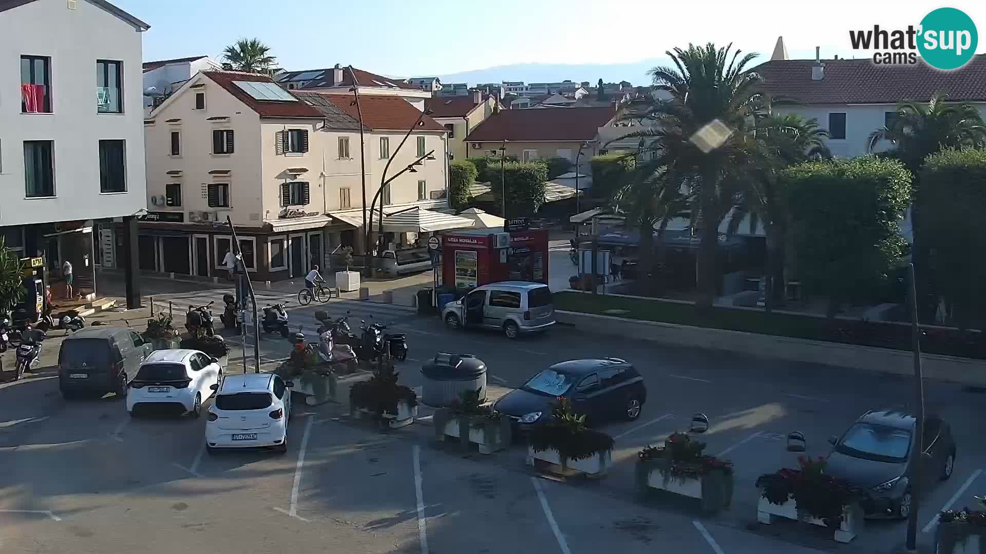 Web kamera Novalja promenada