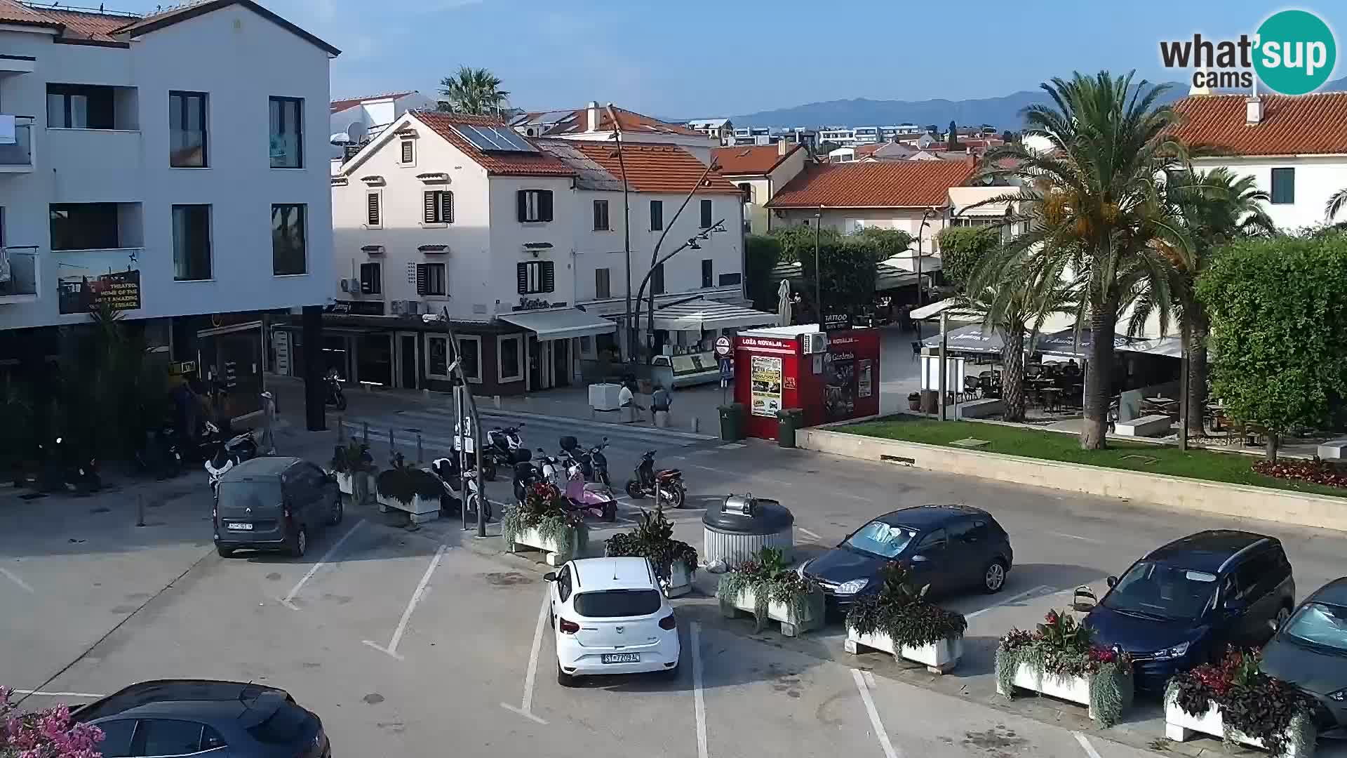 Web kamera Novalja promenada